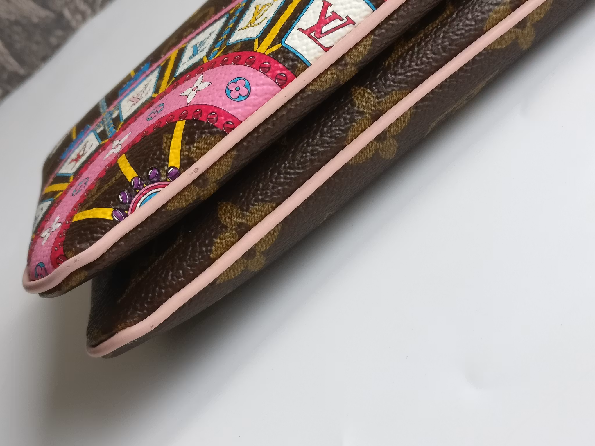 Louis Vuitton  Double Zip Pochette Illustre
