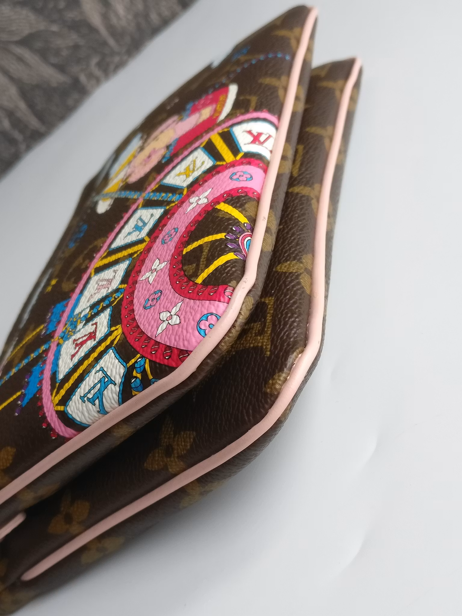 Louis Vuitton  Double Zip Pochette Illustre