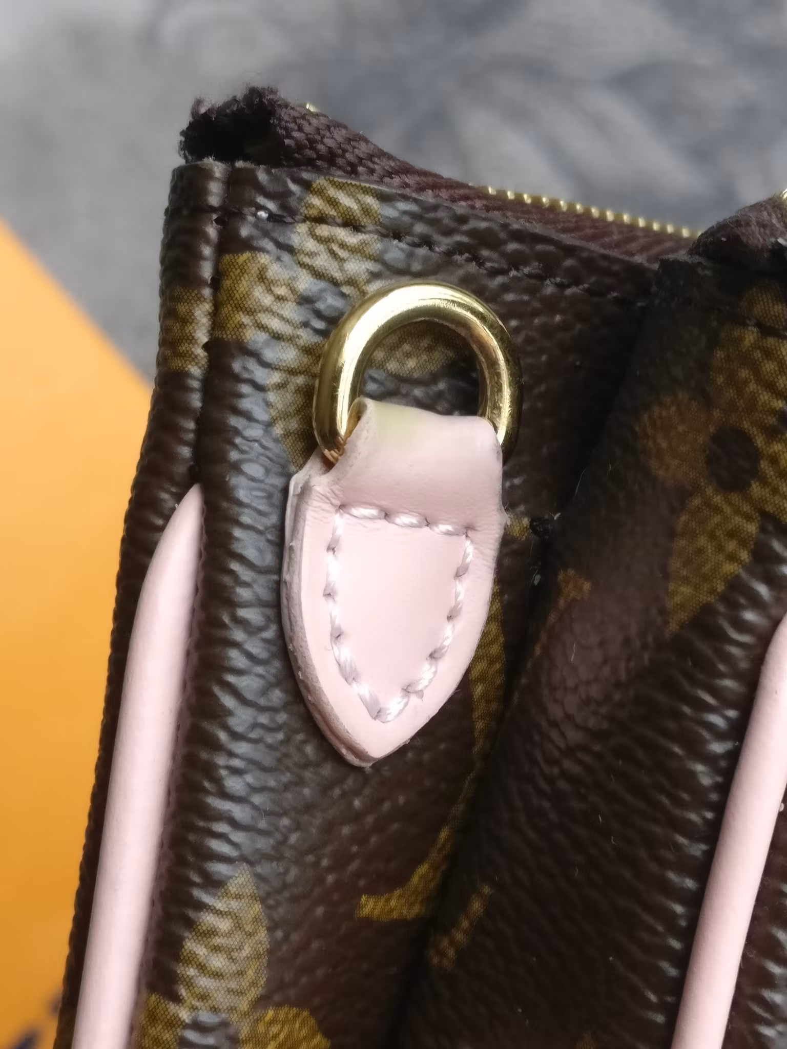 Louis Vuitton  Double Zip Pochette Illustre
