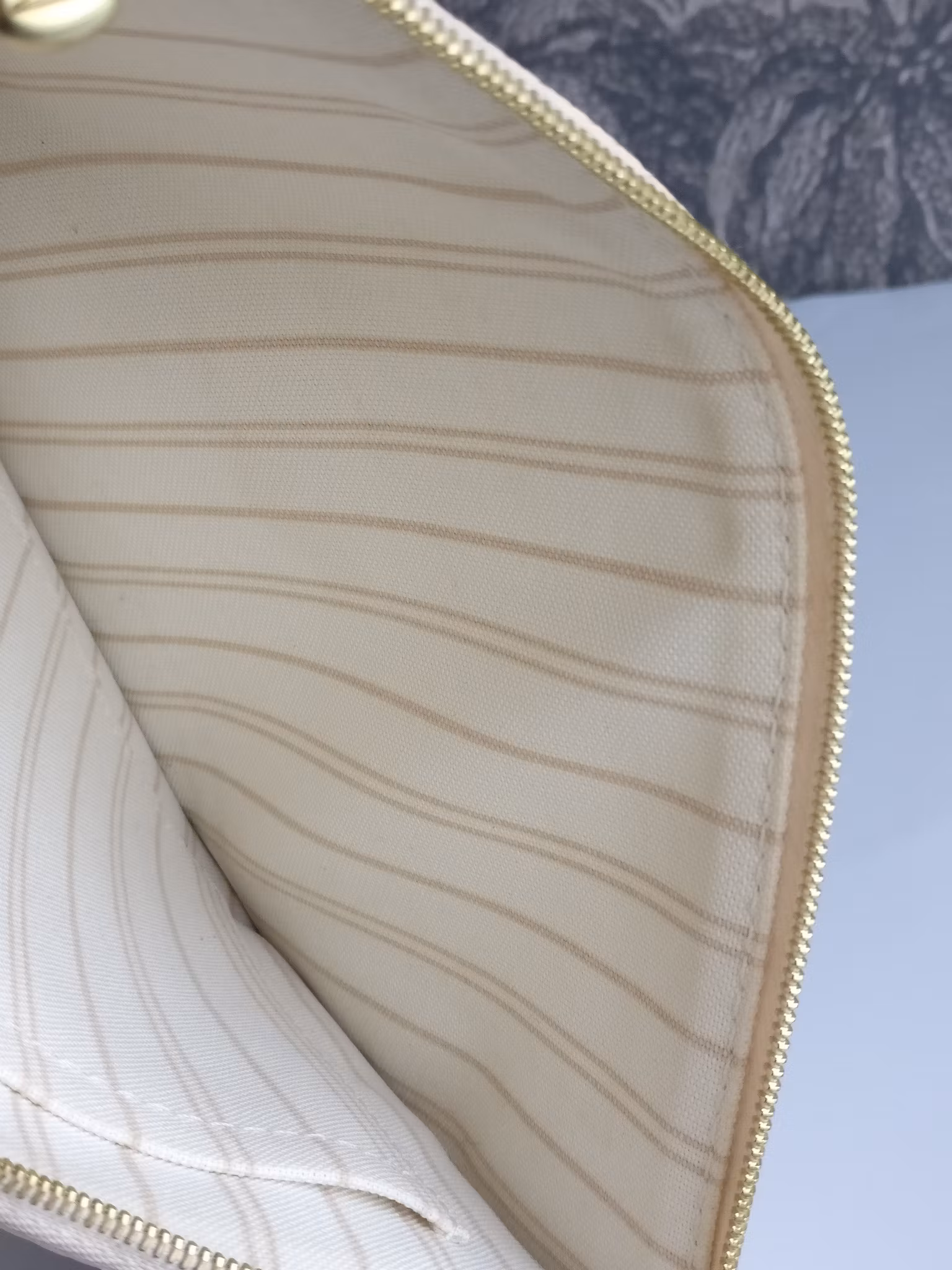 Louis Vuitton Neverfull MM Pochette azur