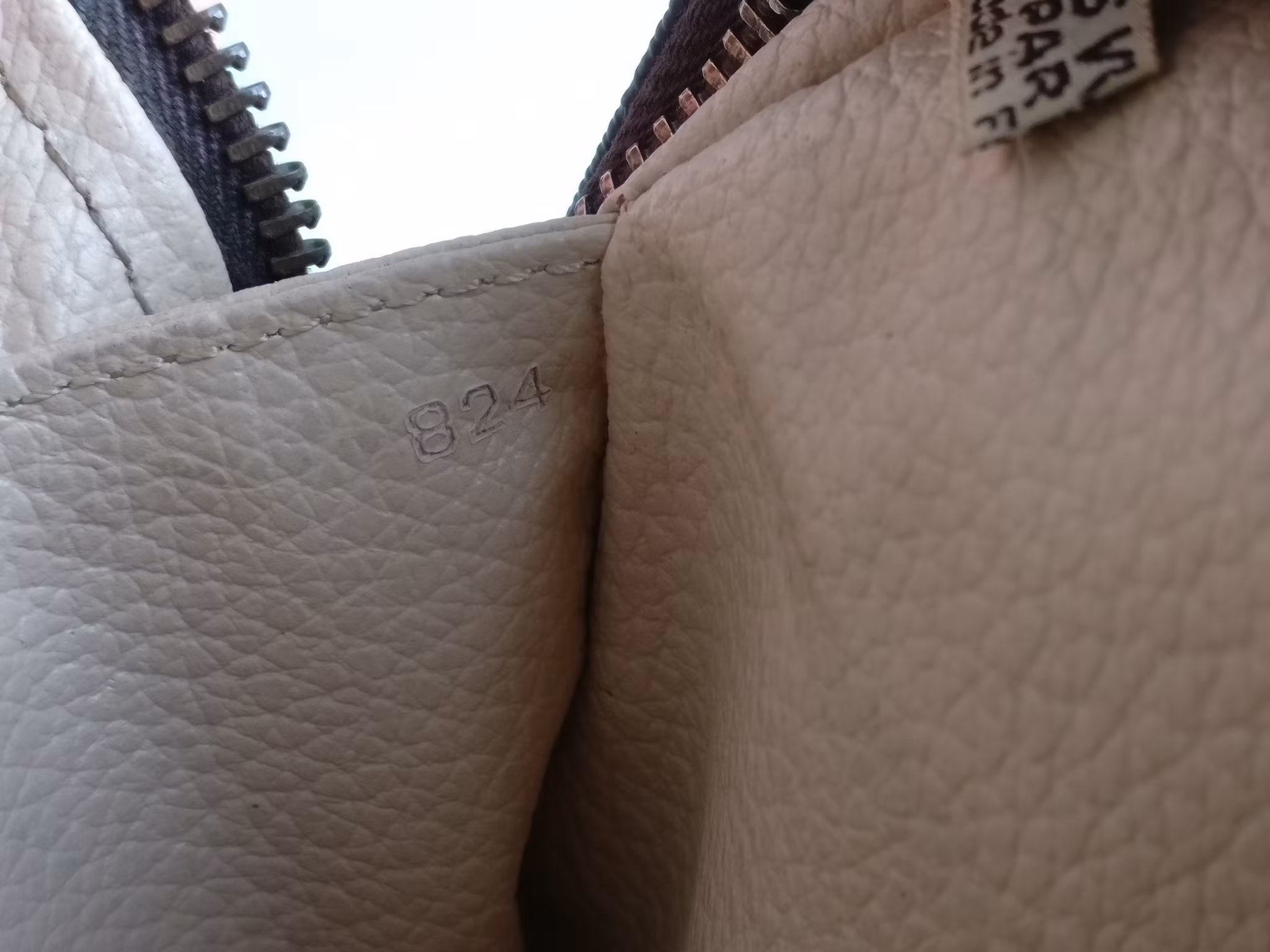 Louis Vuitton Trousse Toilette 23