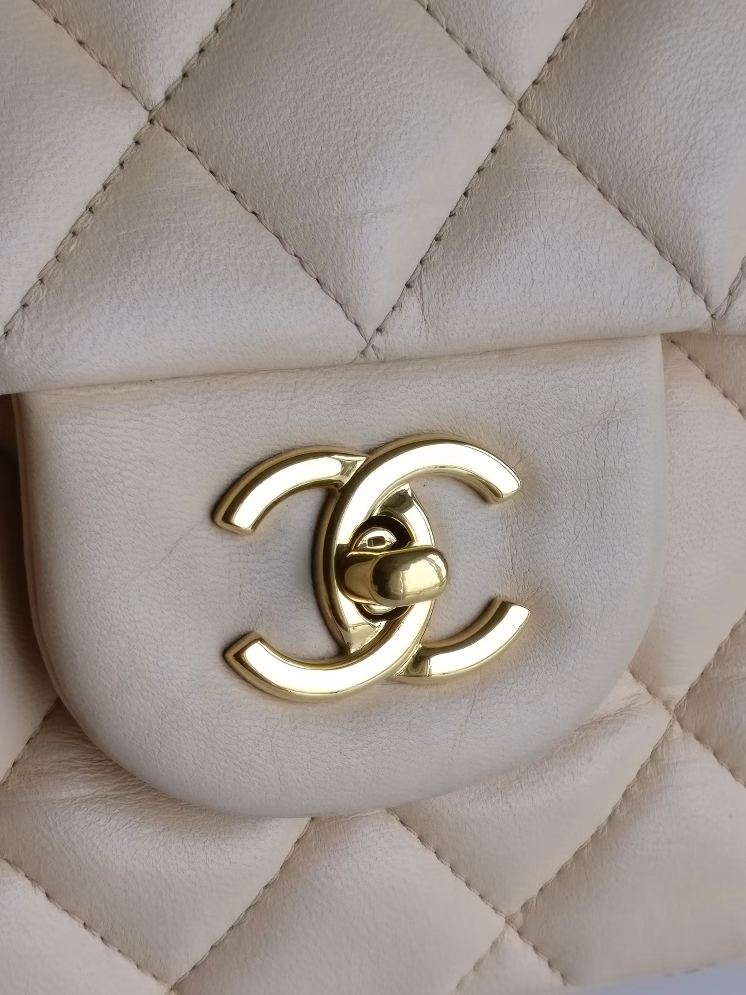 Chanel Jumbo Classic Single Flap Bag