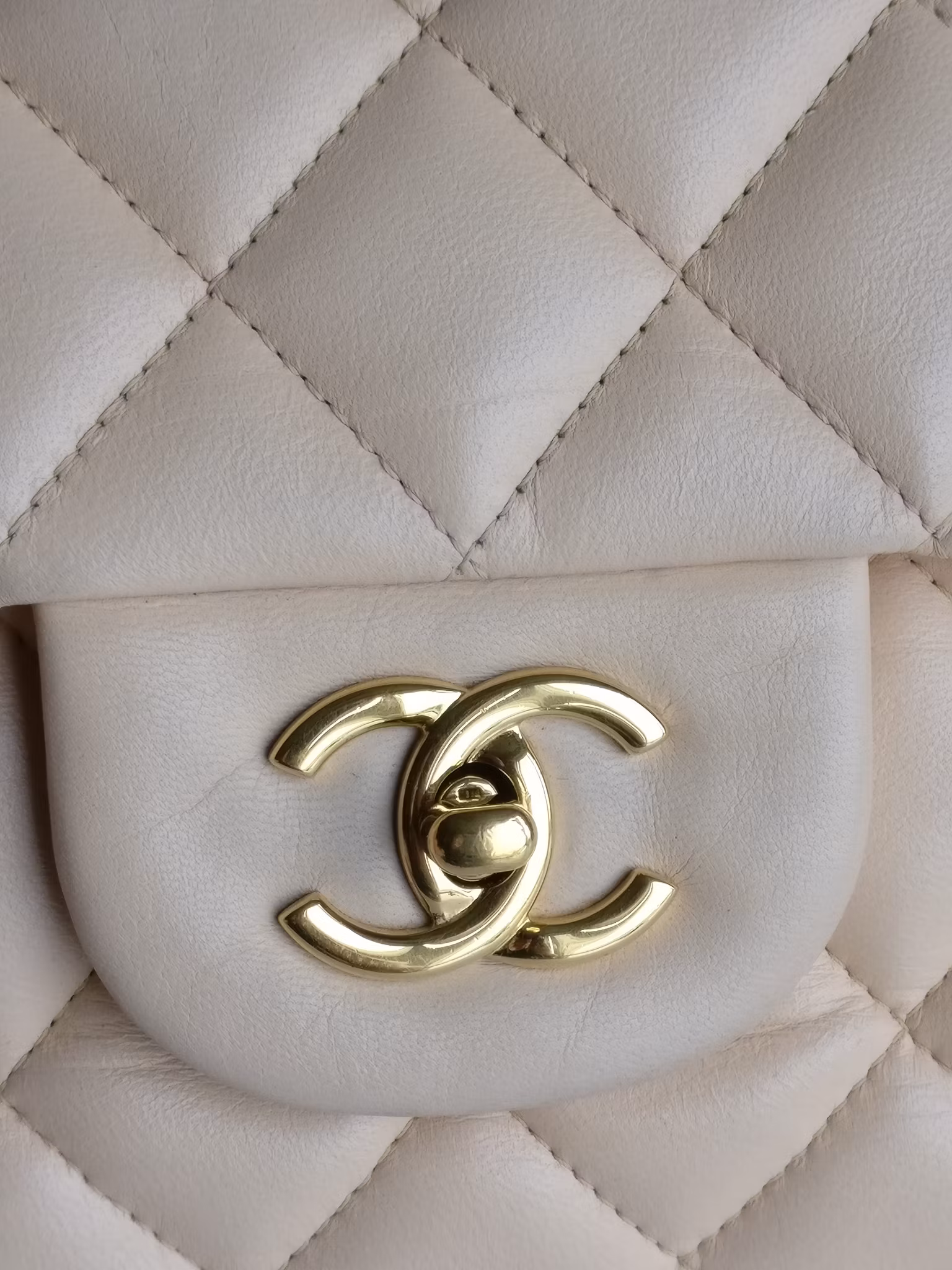 Chanel Jumbo Classic Single Flap Bag