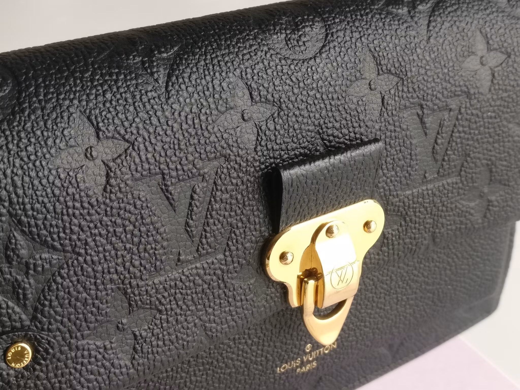 Louis Vuitton Vavin Chain Wallet empreinte