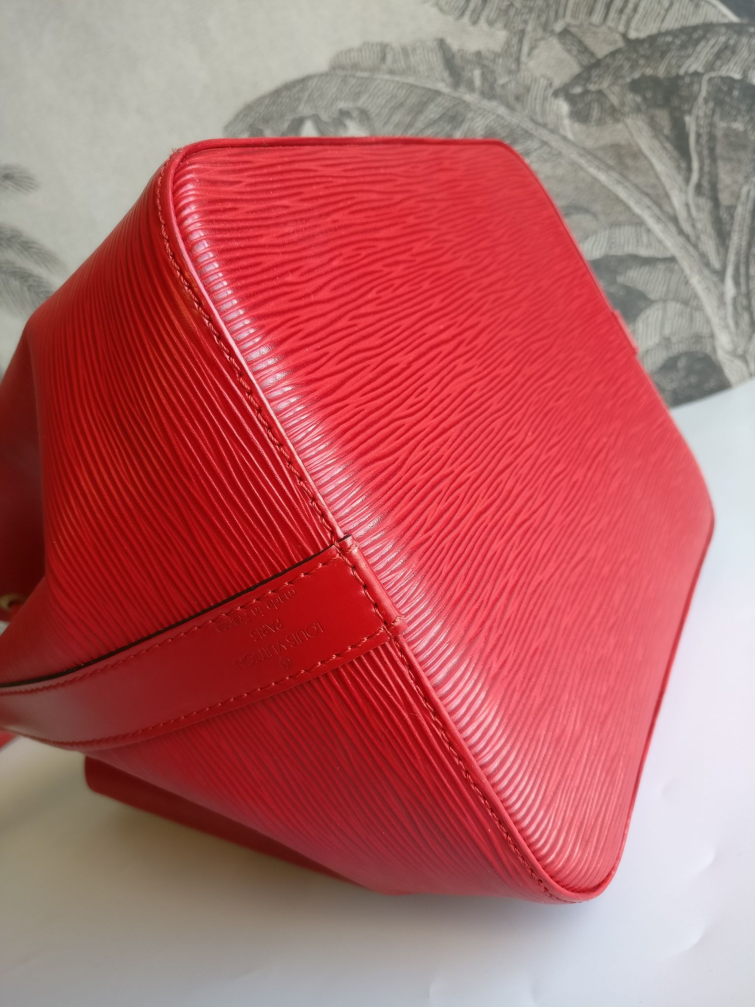 Louis Vuitton Petit Noé red epi