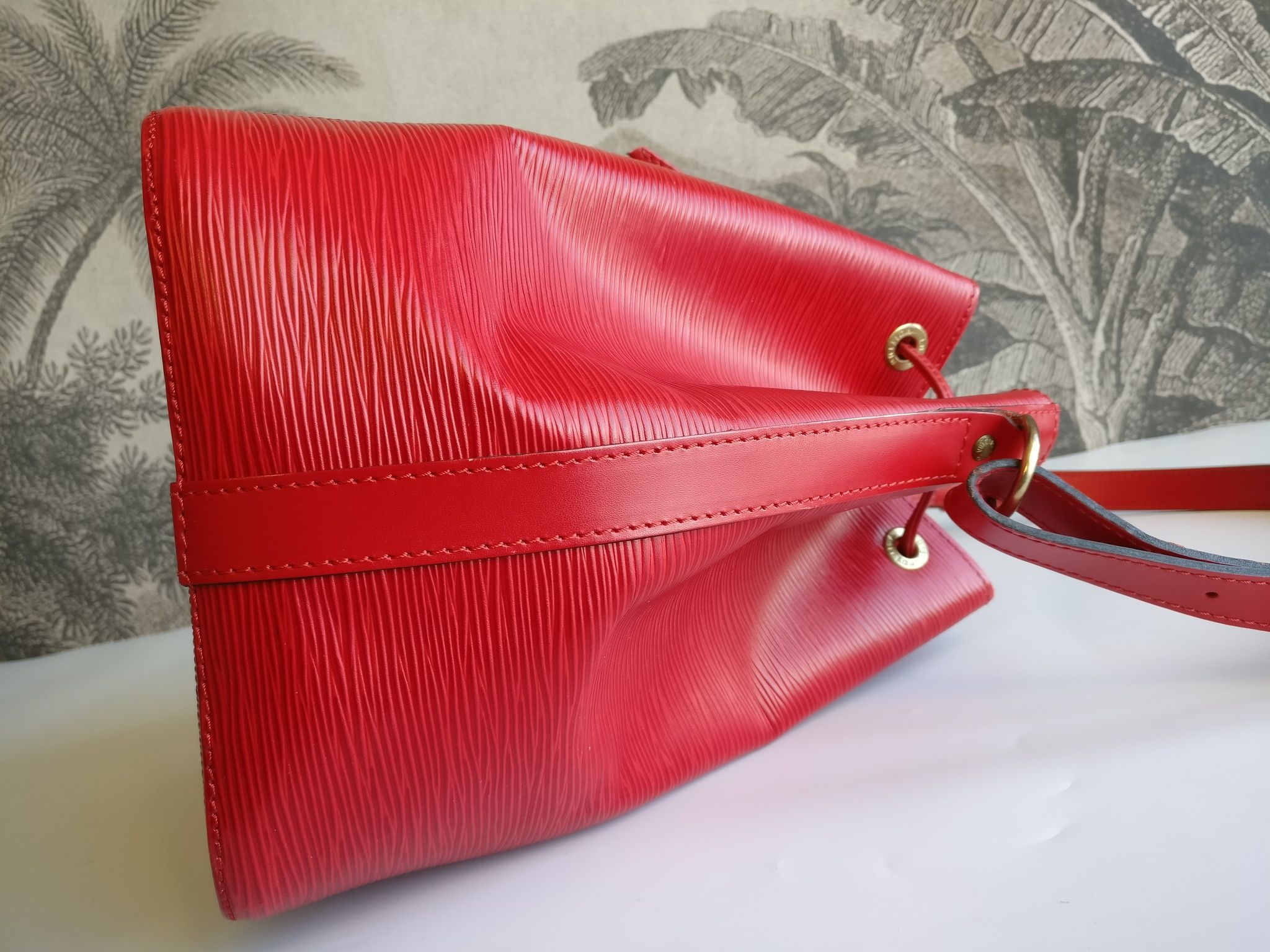 Louis Vuitton Petit Noé red epi