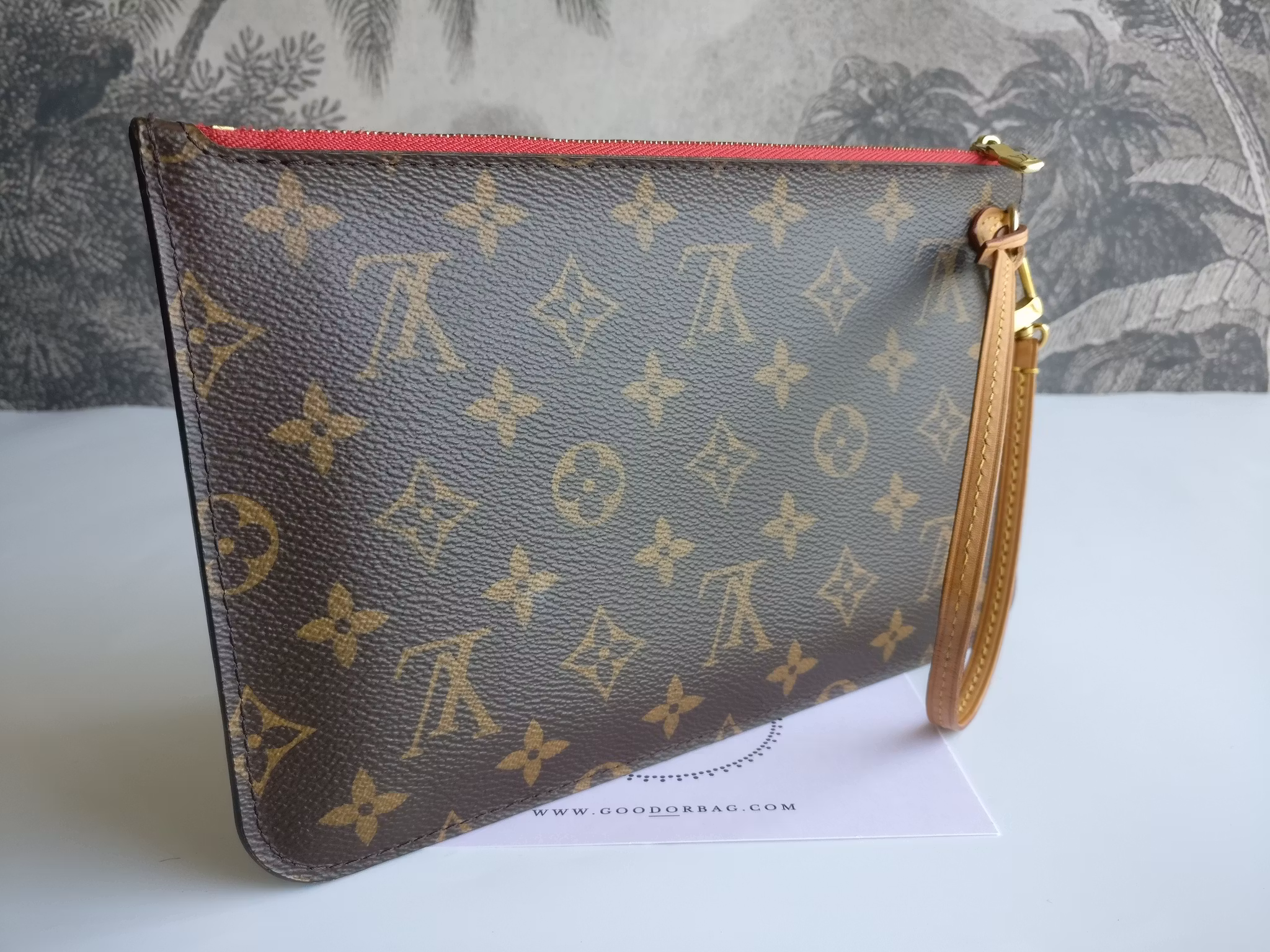Louis Vuitton Neverfull MM pochette