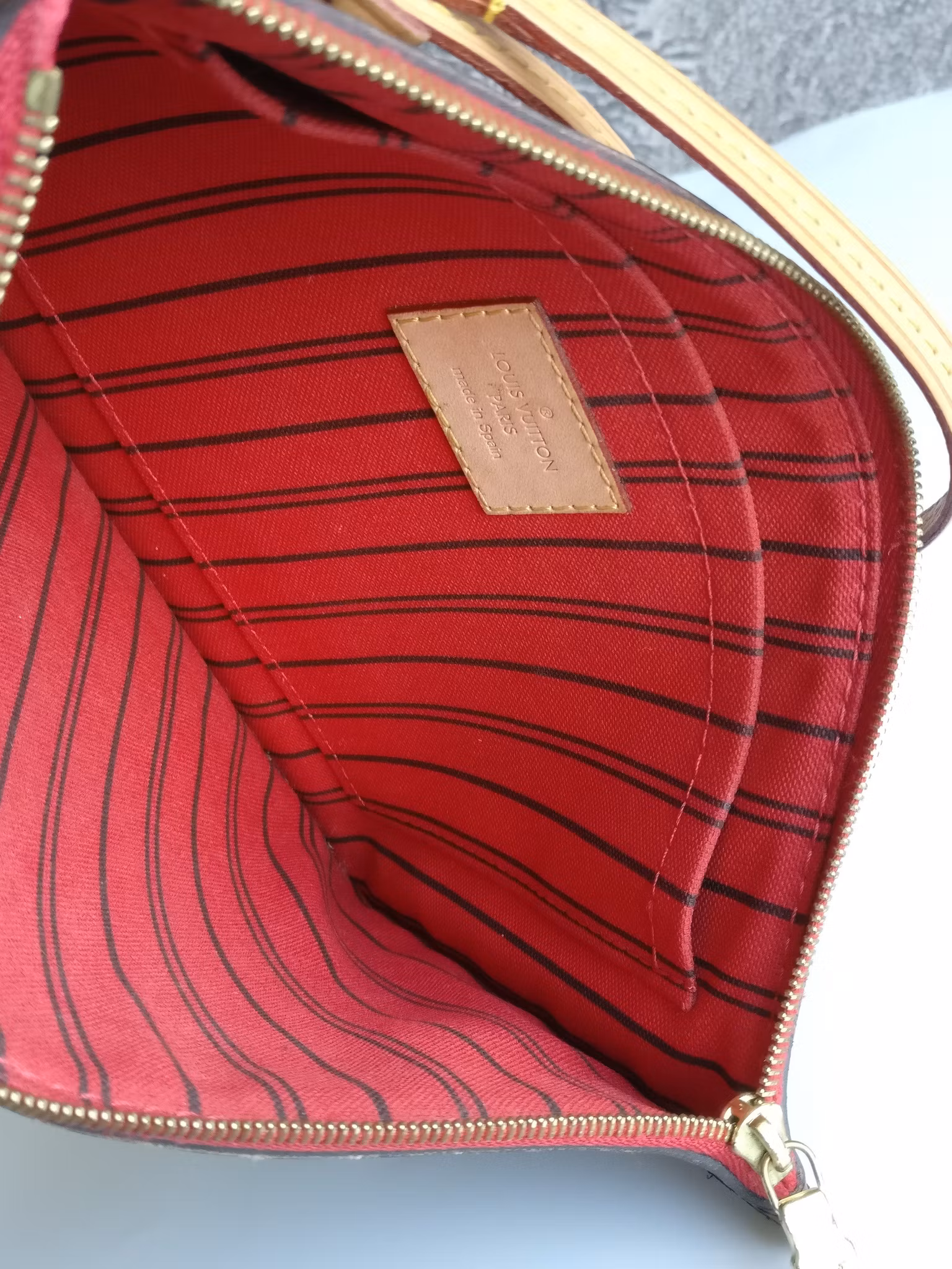 Louis Vuitton Neverfull MM pochette