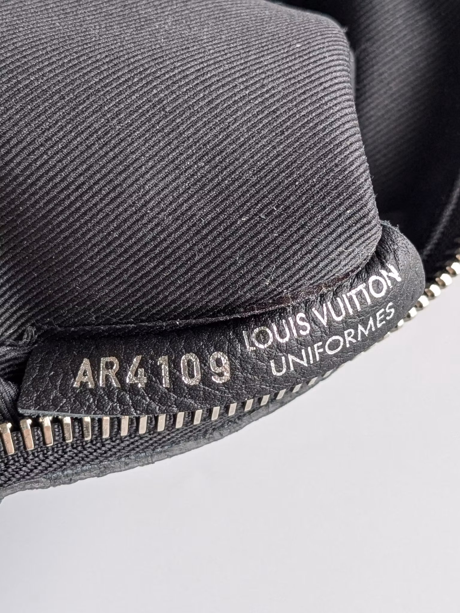 Louis Vuitton Pochette Pallas Uniformes crossbody