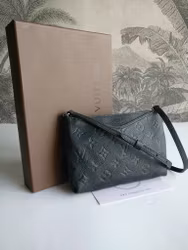 Louis Vuitton Pochette Pallas Uniformes crossbody