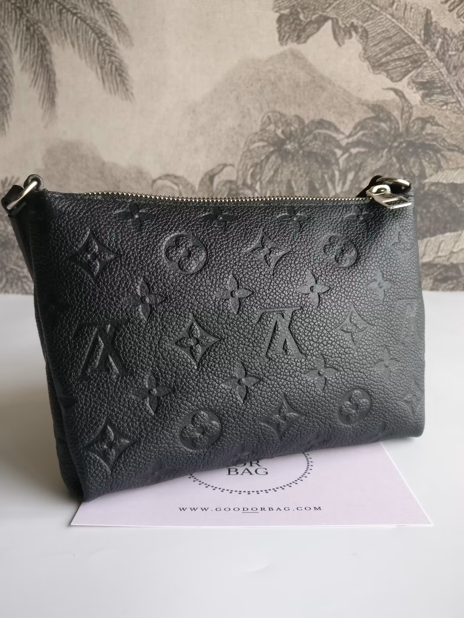 Louis Vuitton Pochette Pallas Uniformes crossbody