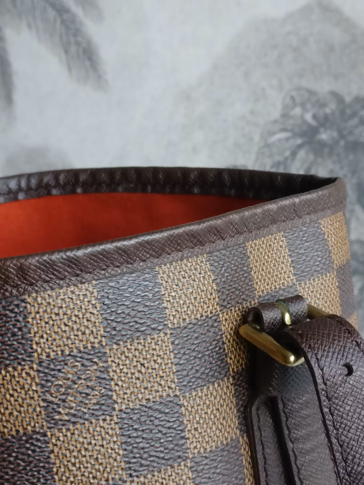 Louis Vuitton Bucket PM Marais