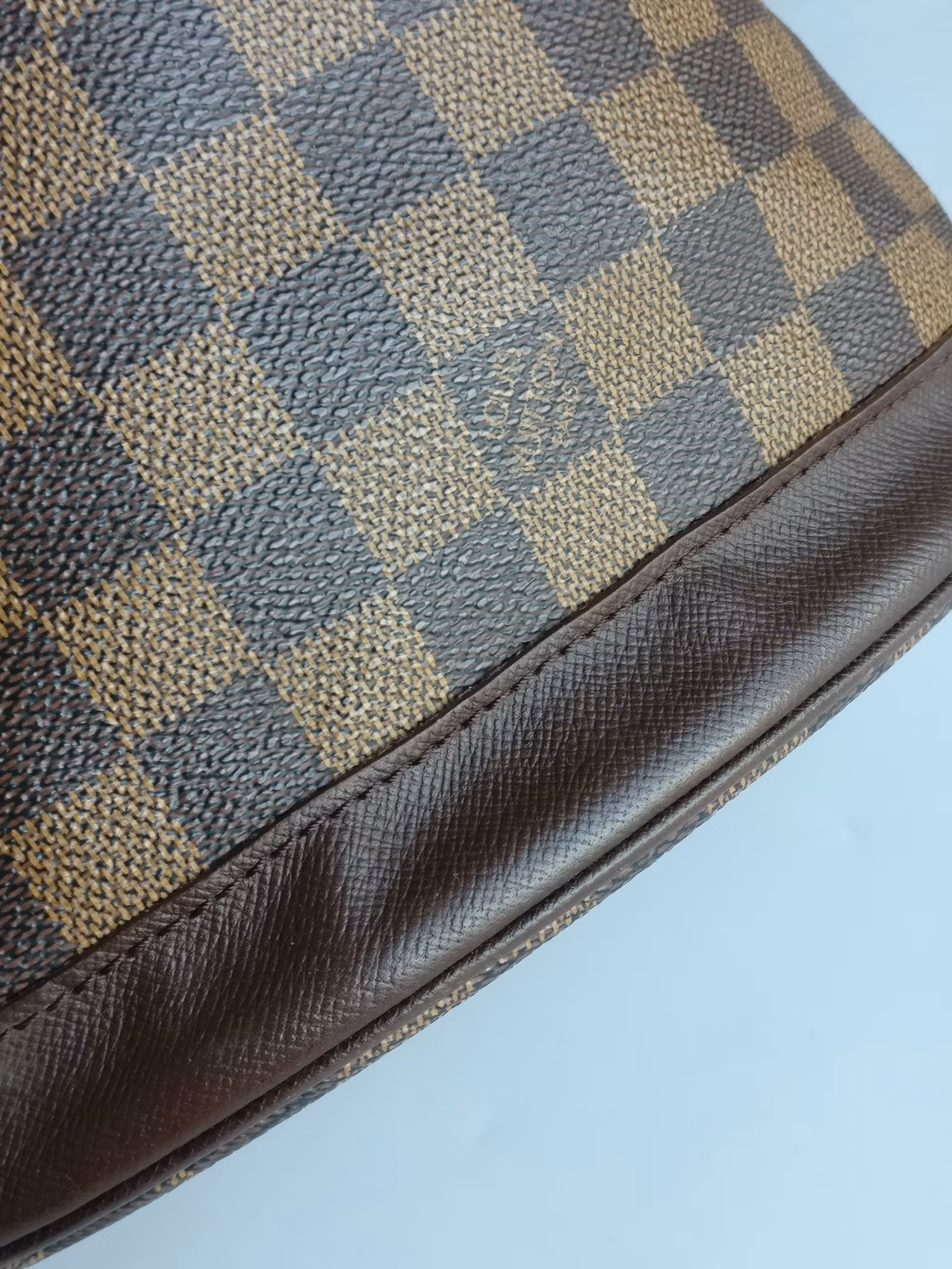 Louis Vuitton Bucket PM Marais