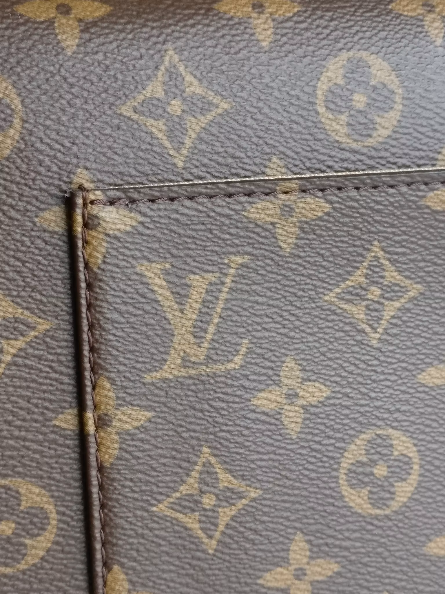Louis Vuitton Cluny MM