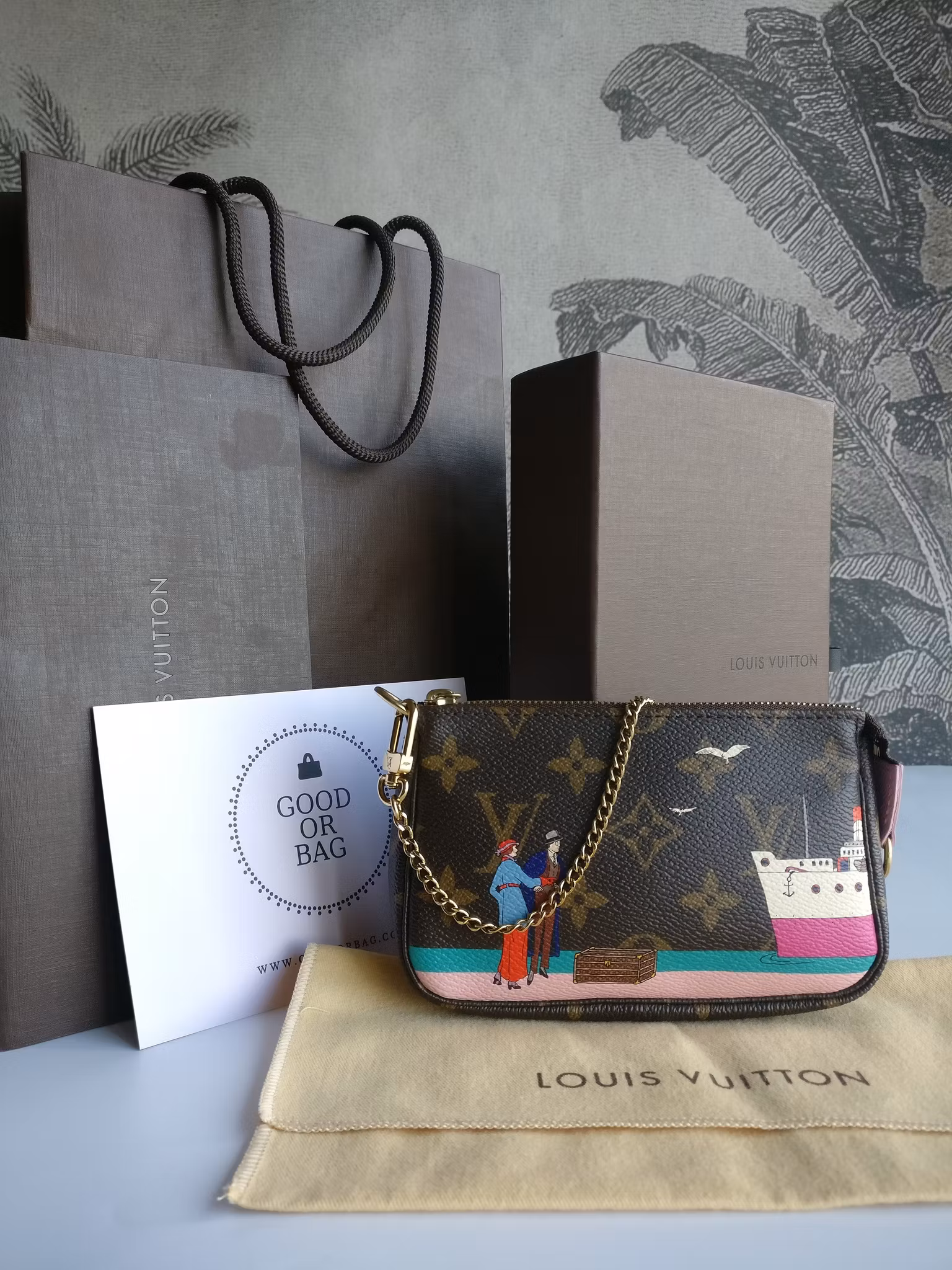 Louis Vuitton Mini Pochette Illustre