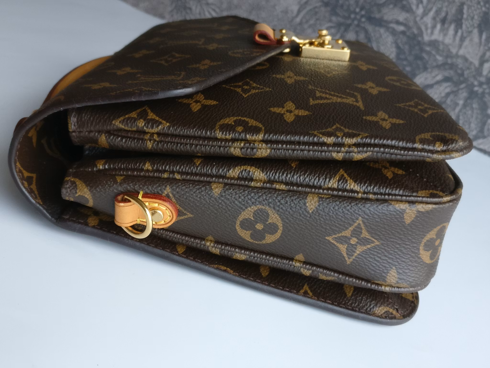 Louis Vuitton Pochette Metis