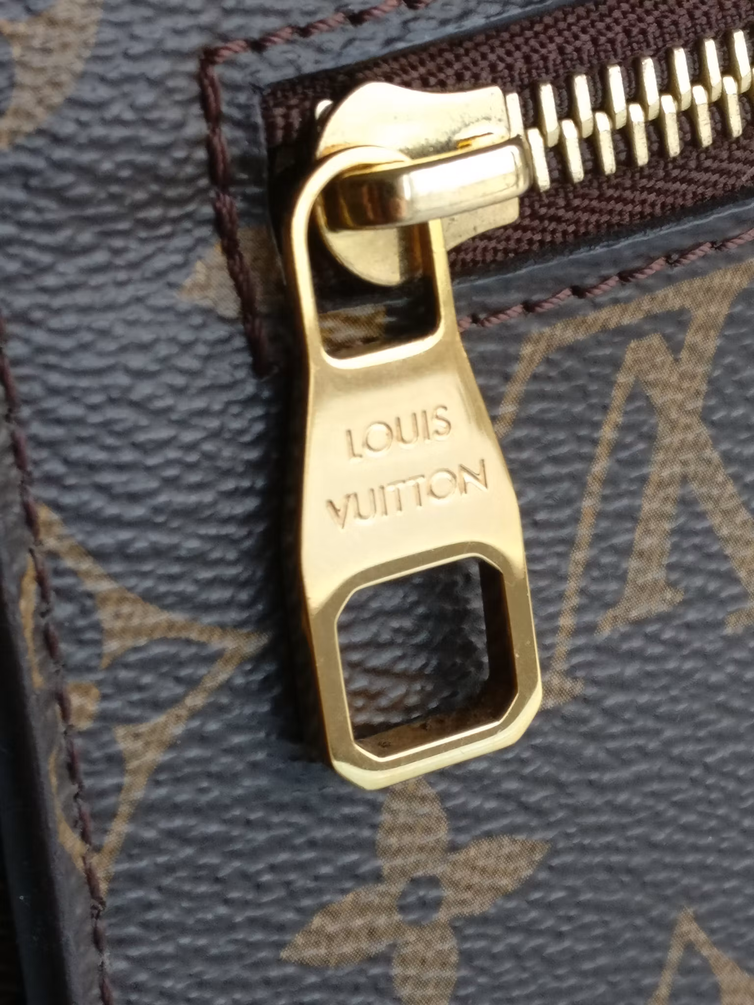 Louis Vuitton Pochette Metis