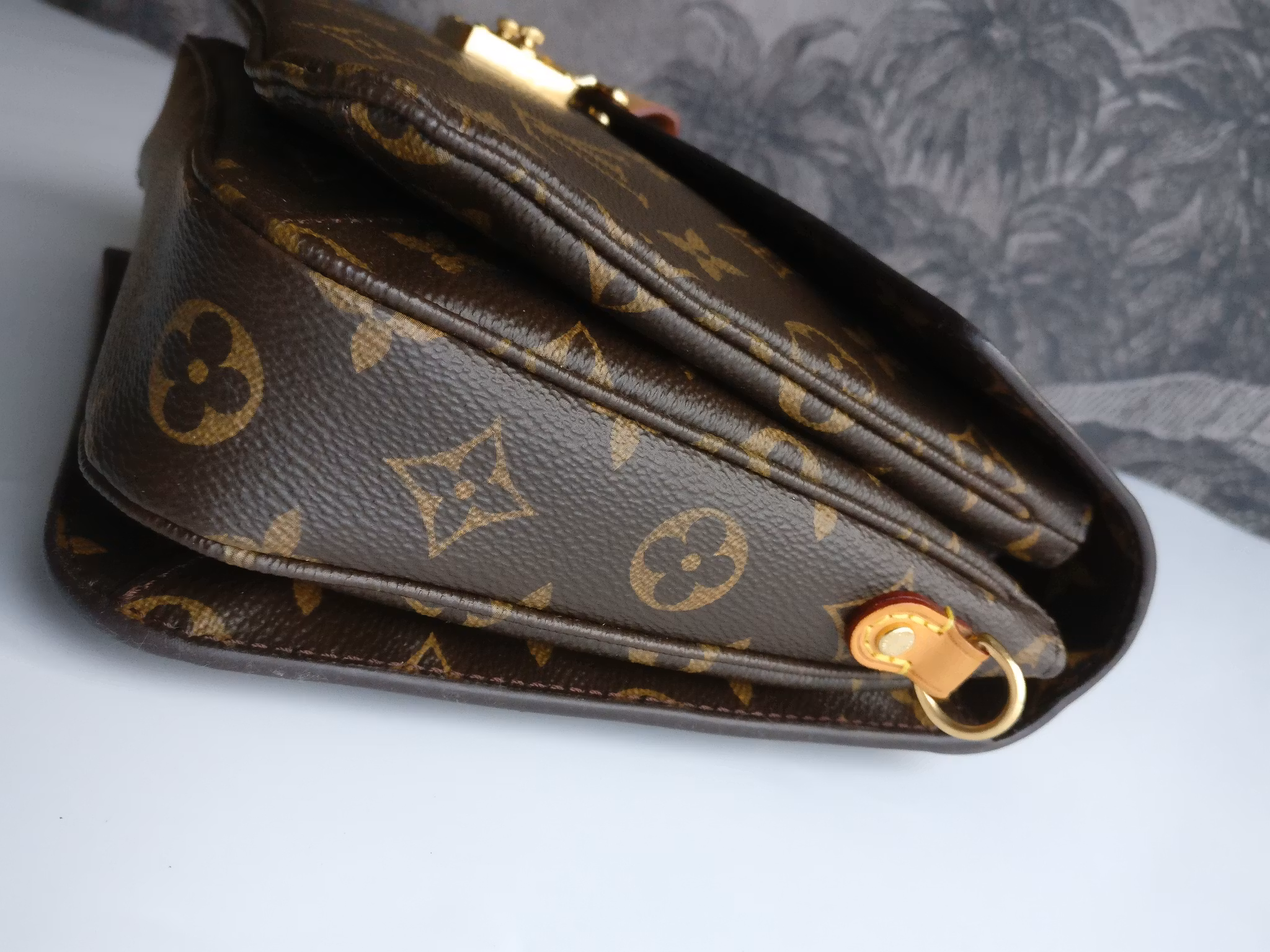 Louis Vuitton Pochette Metis