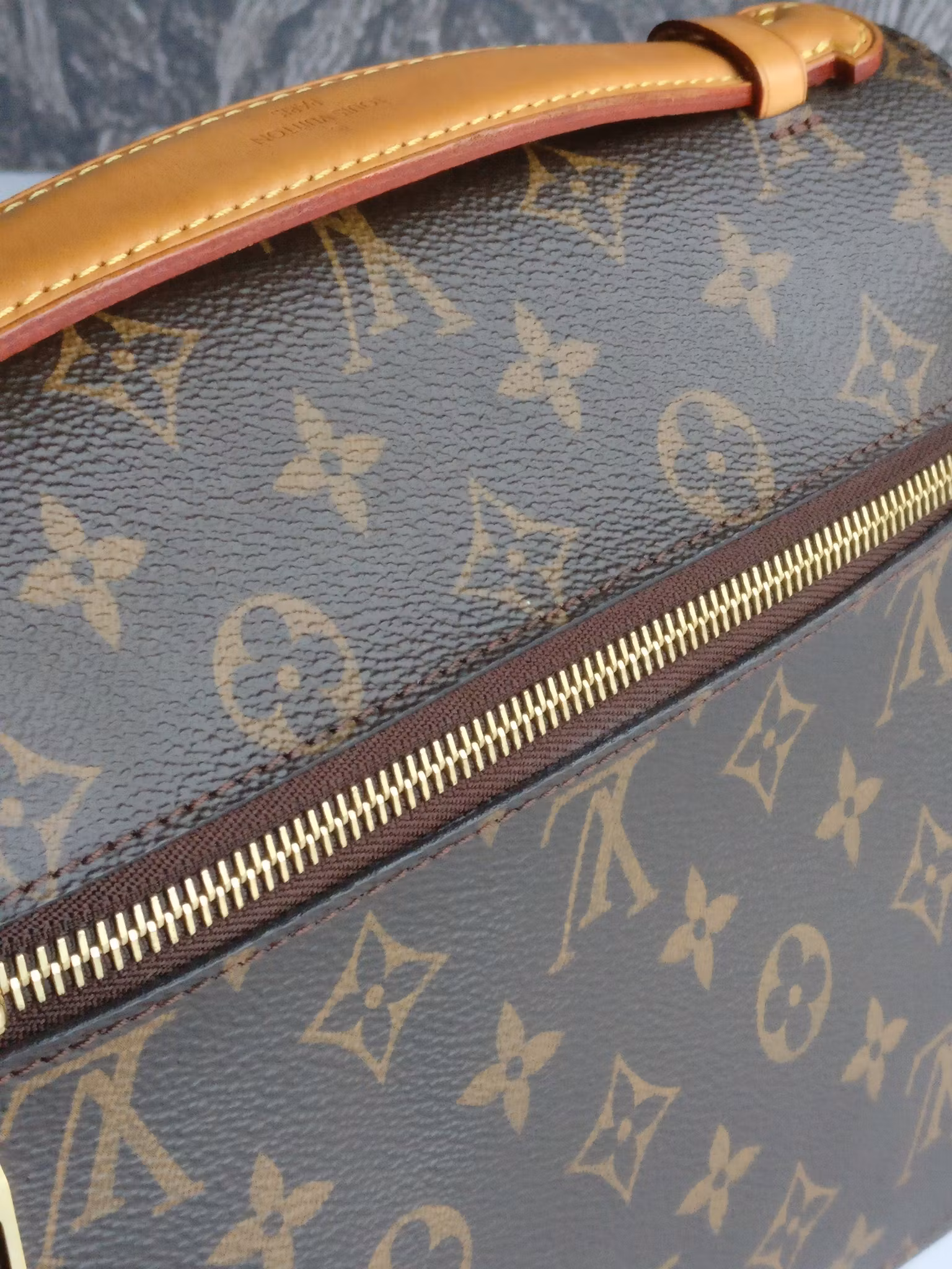Louis Vuitton Pochette Metis