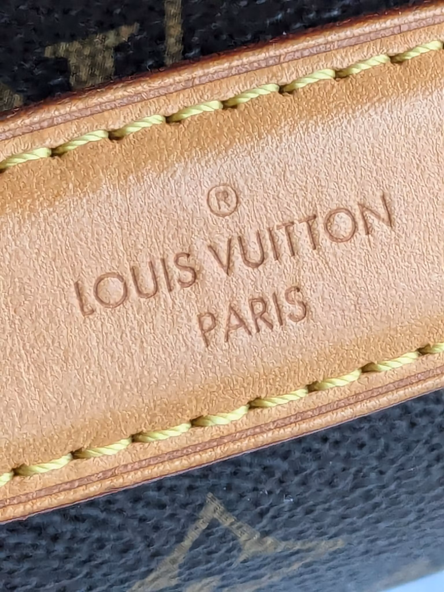 Louis Vuitton Pochette Metis