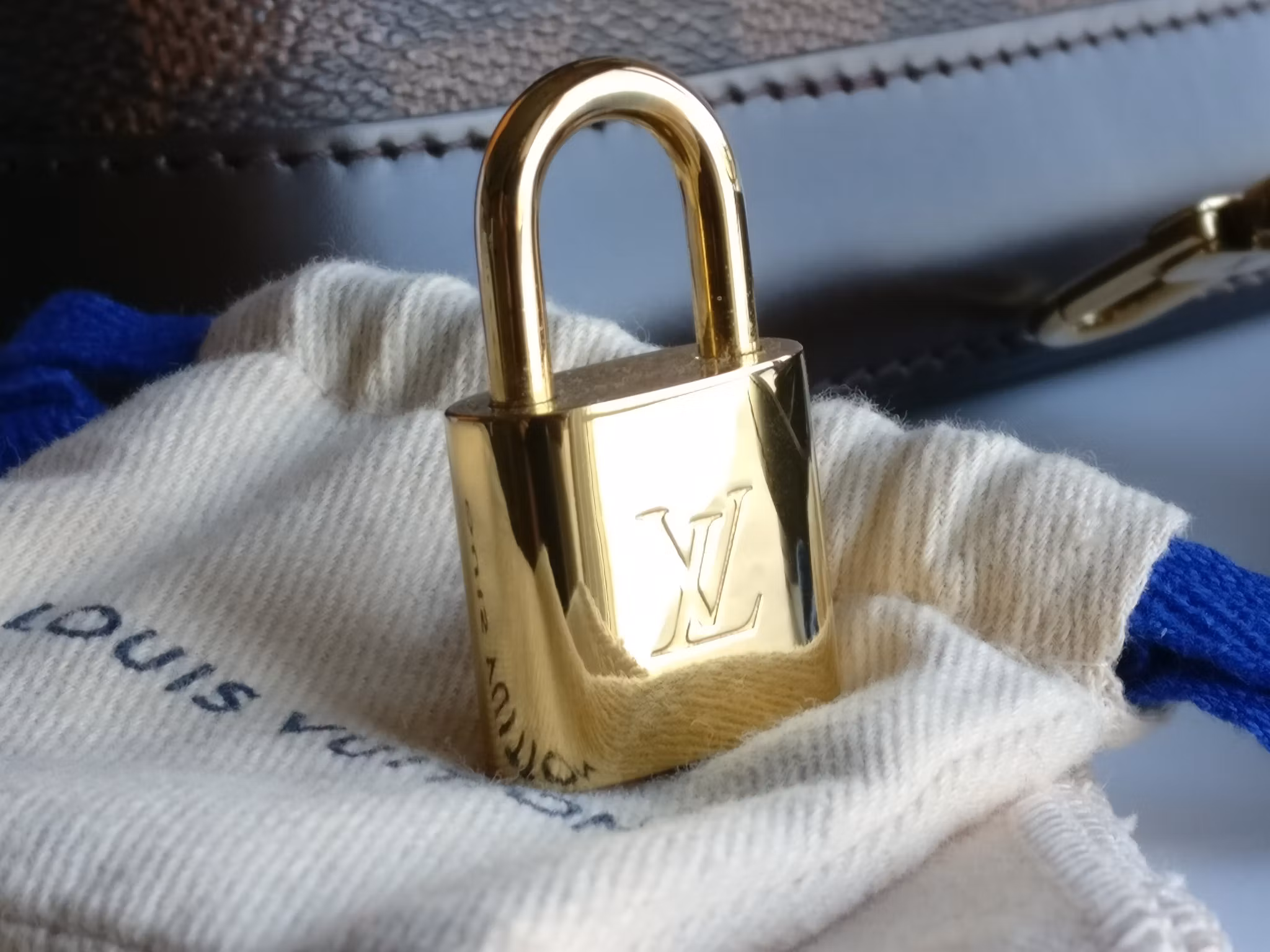 Louis Vuitton Alma BB