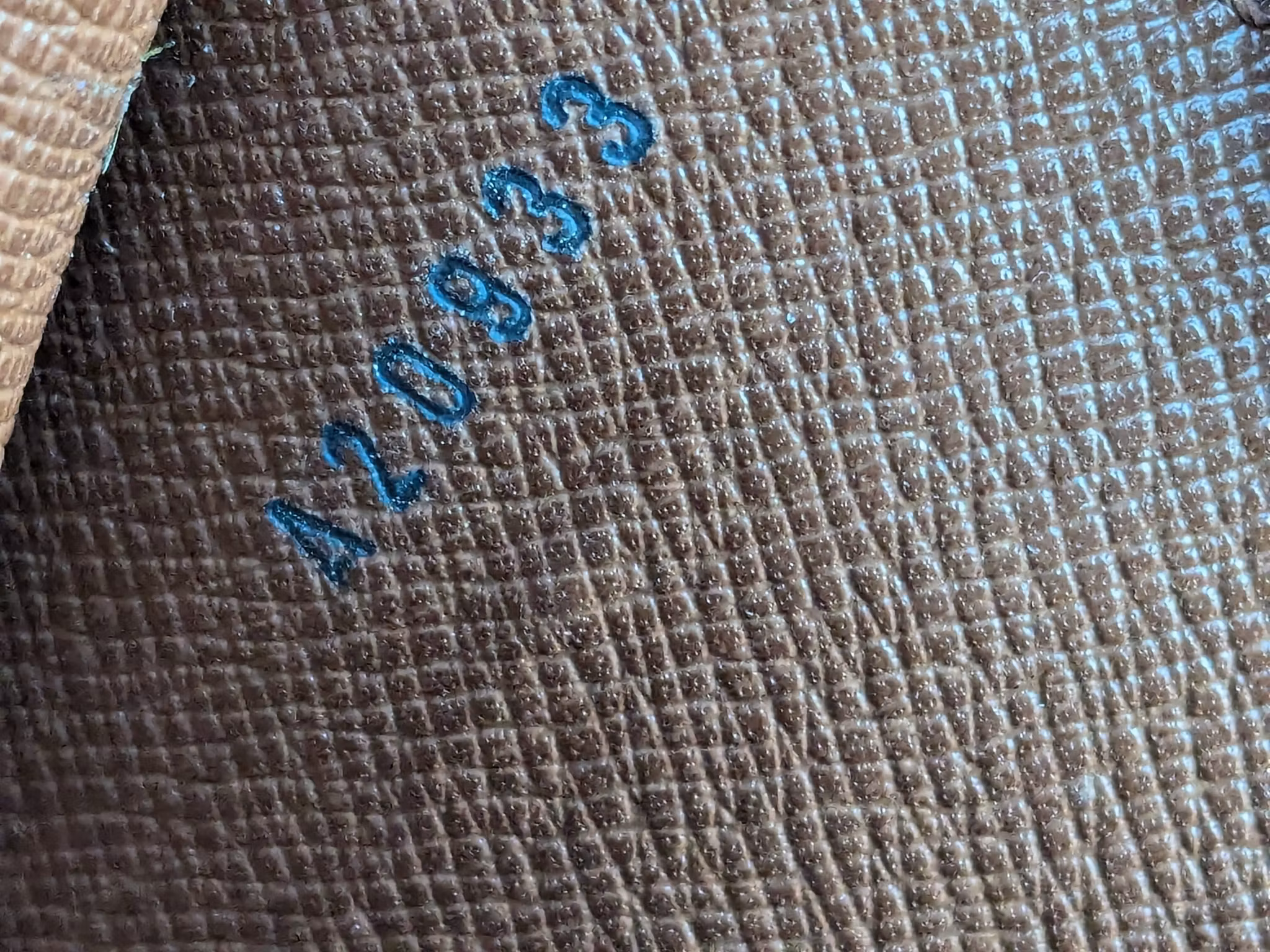 Louis Vuitton Monceau 26