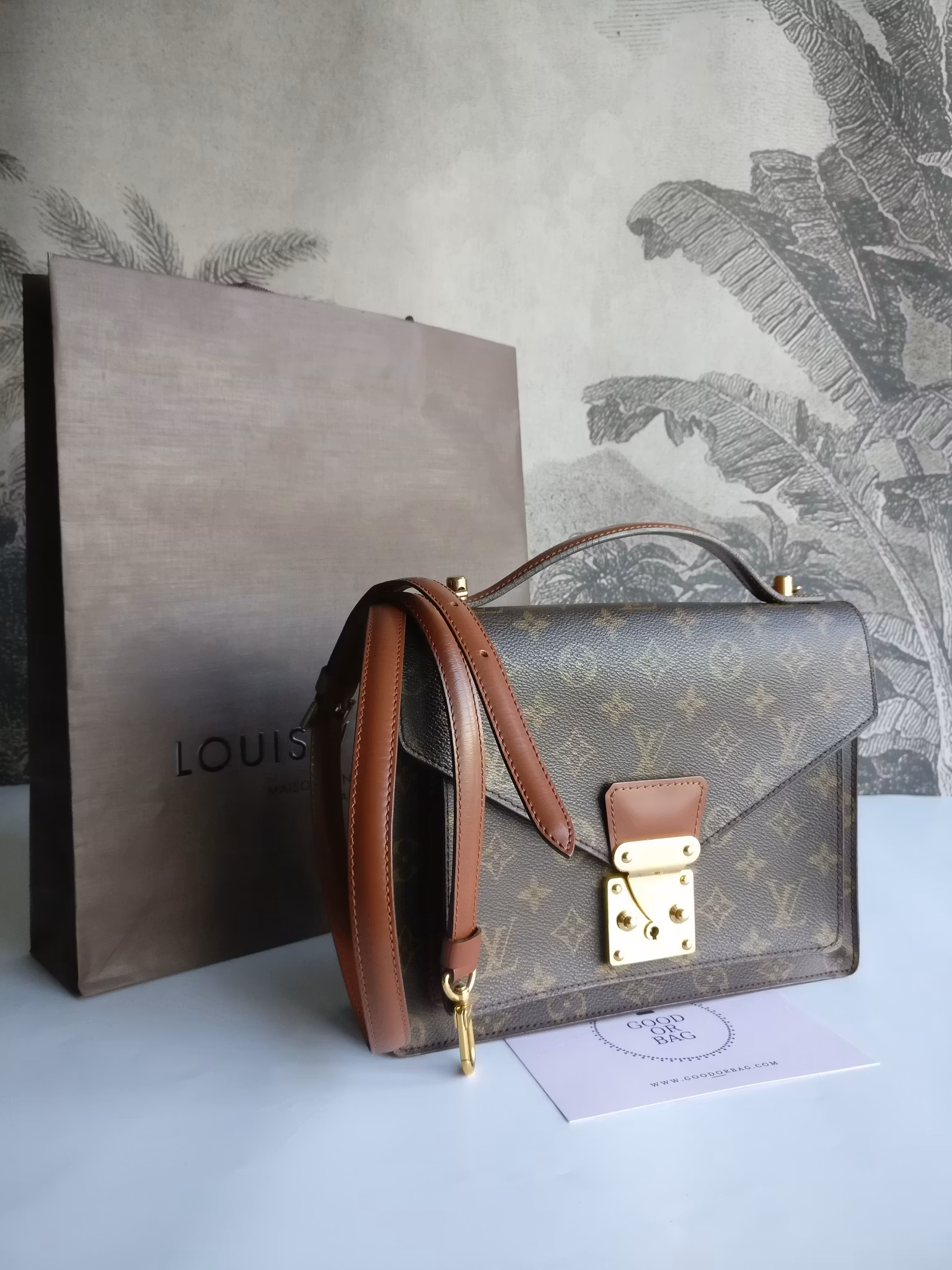 Louis Vuitton Monceau 26