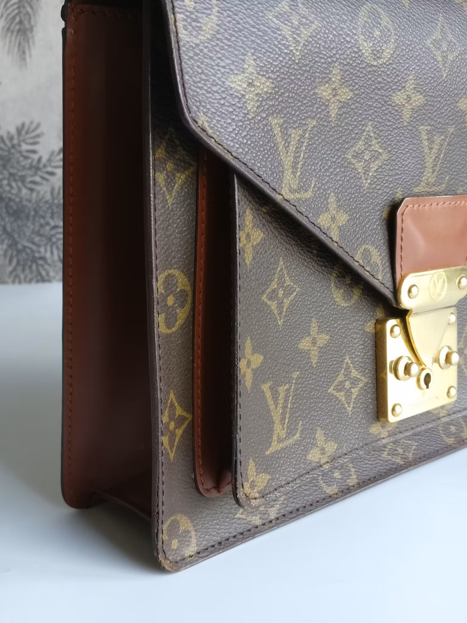 Louis Vuitton Monceau 26