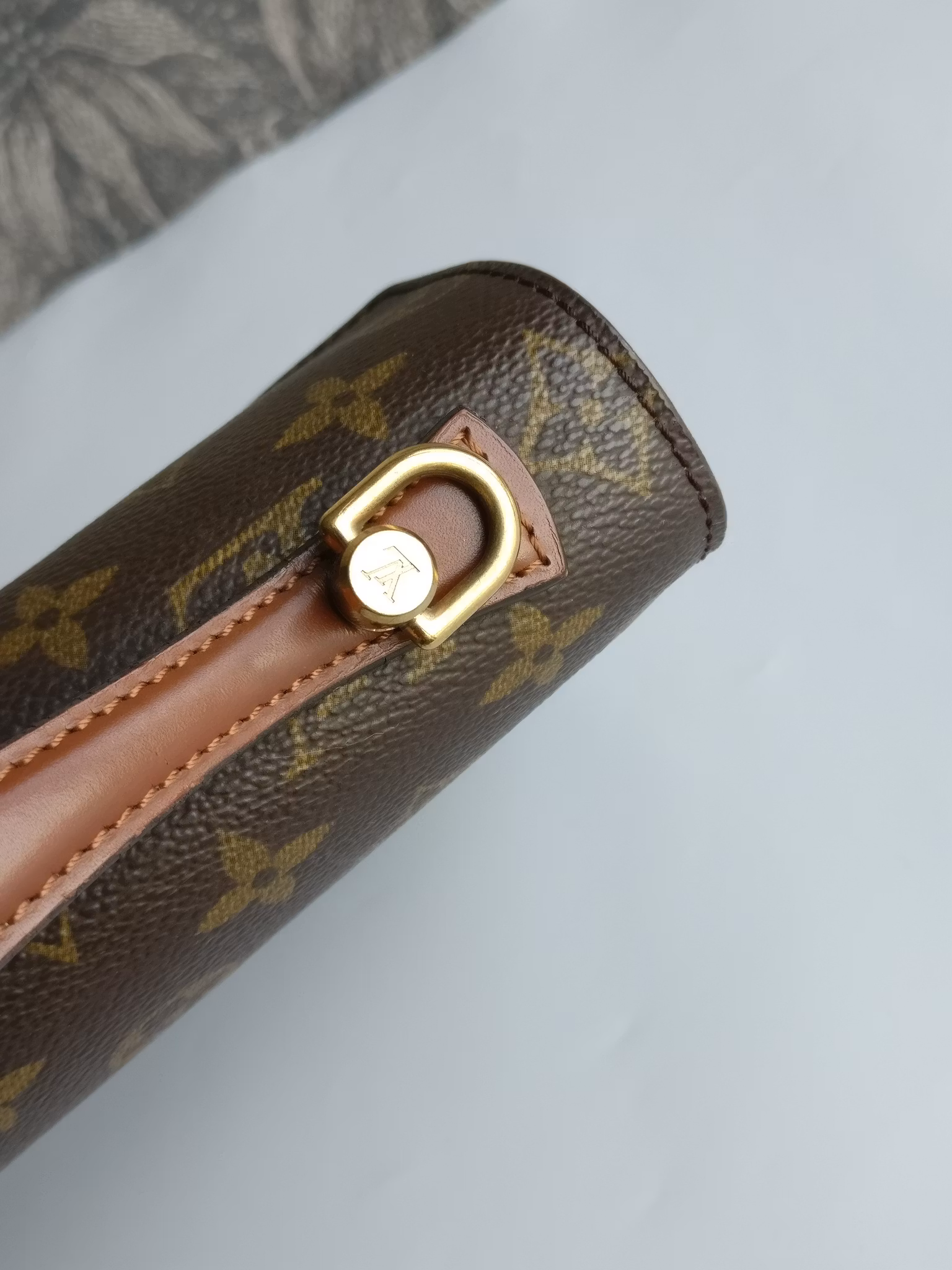 Louis Vuitton Monceau 26