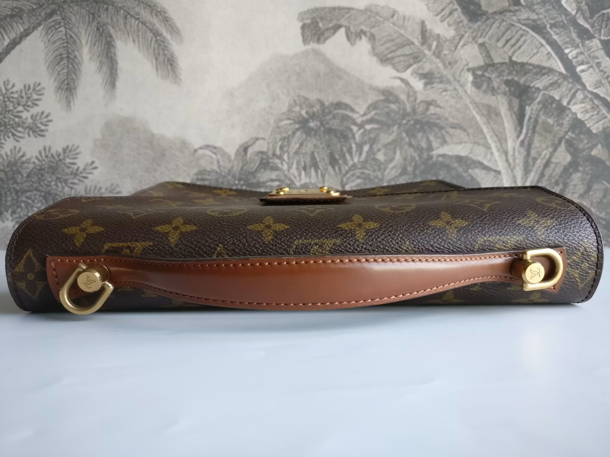 Louis Vuitton Monceau 26