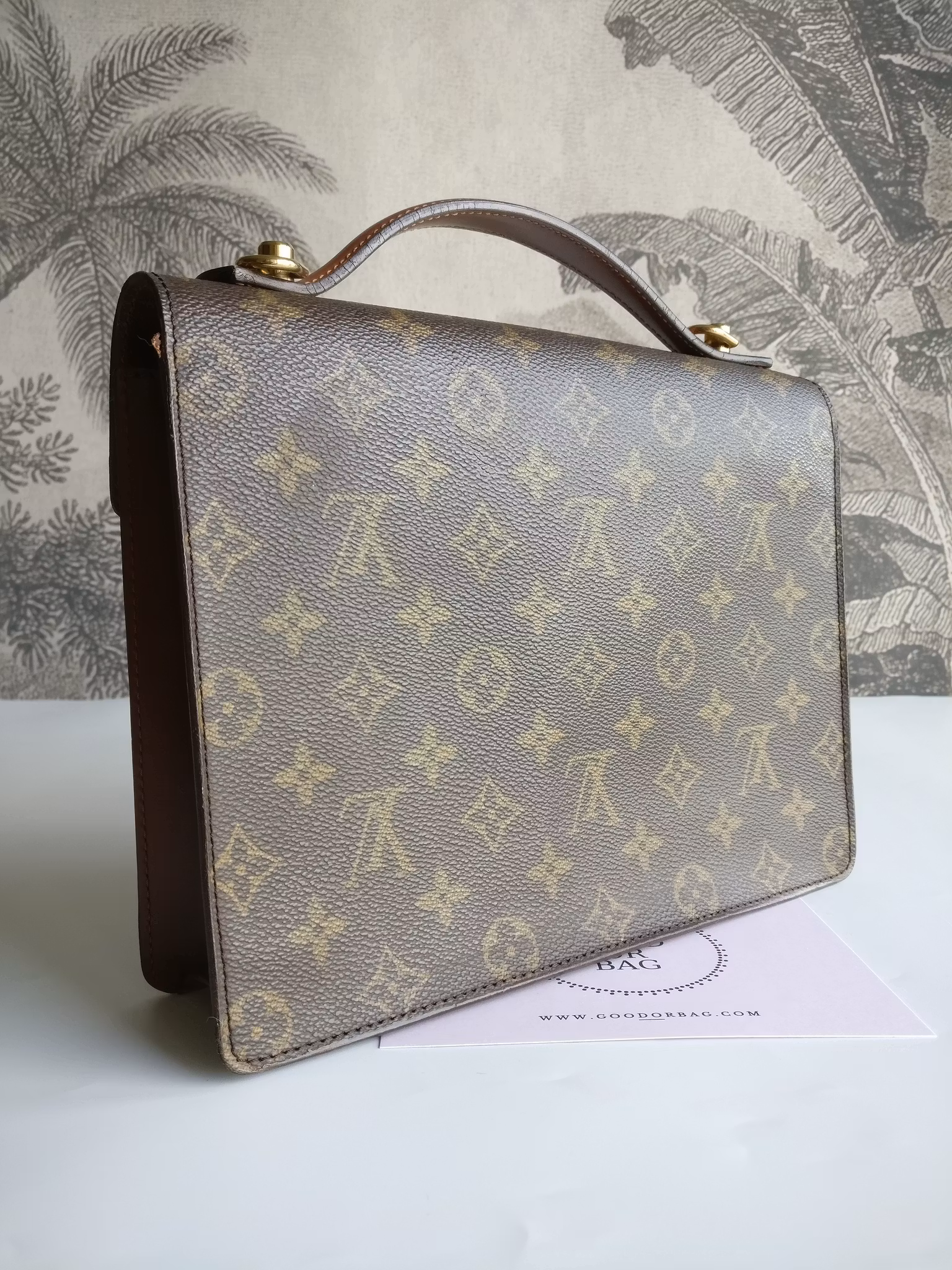 Louis Vuitton Monceau 26