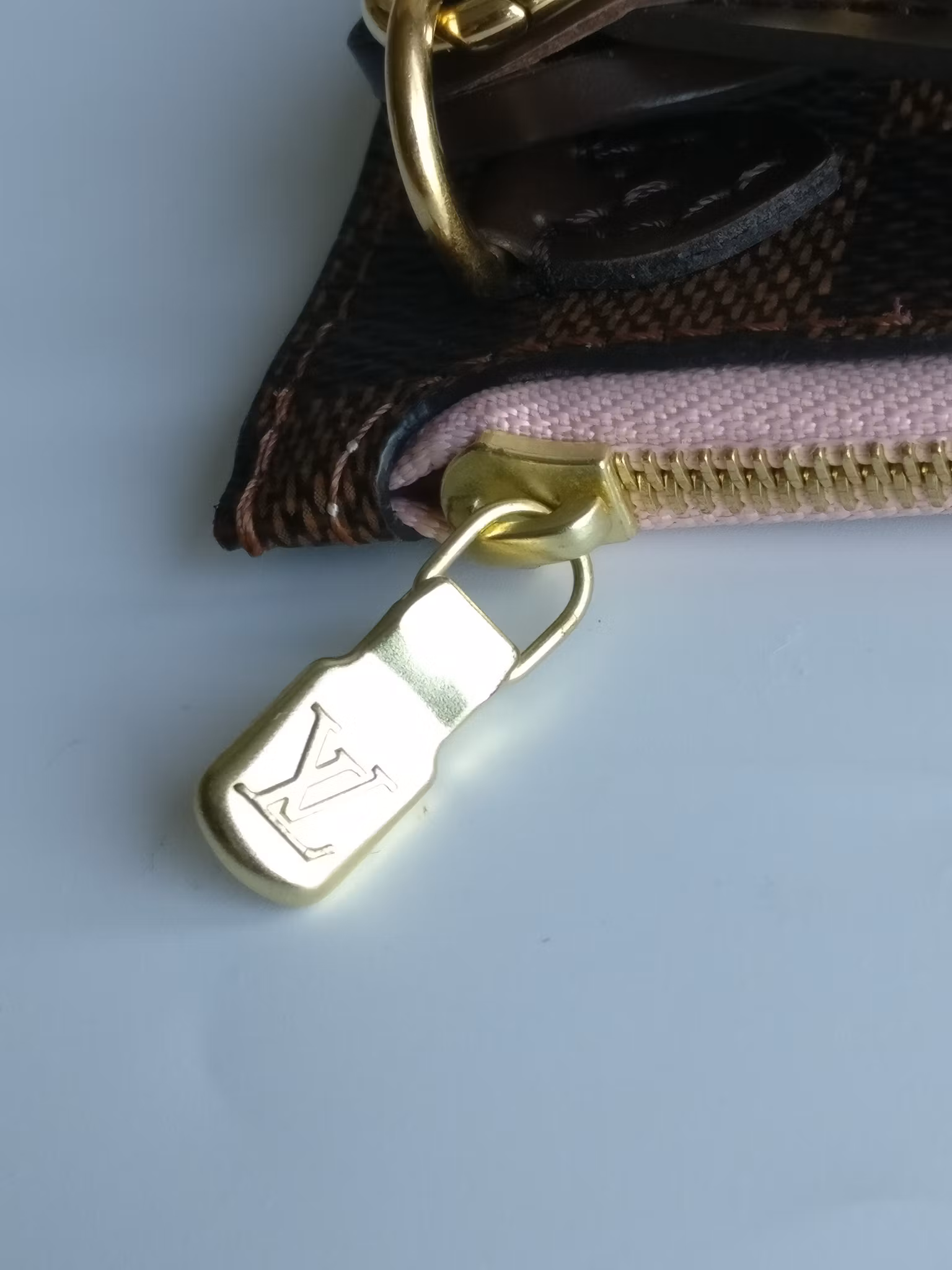 Louis Vuitton Neverfull MM Pochette