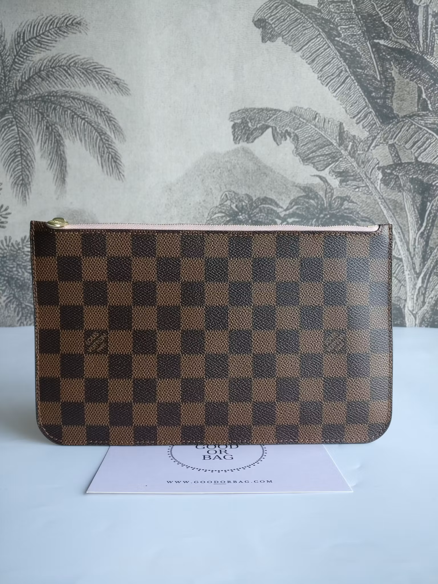 Louis Vuitton Neverfull MM Pochette