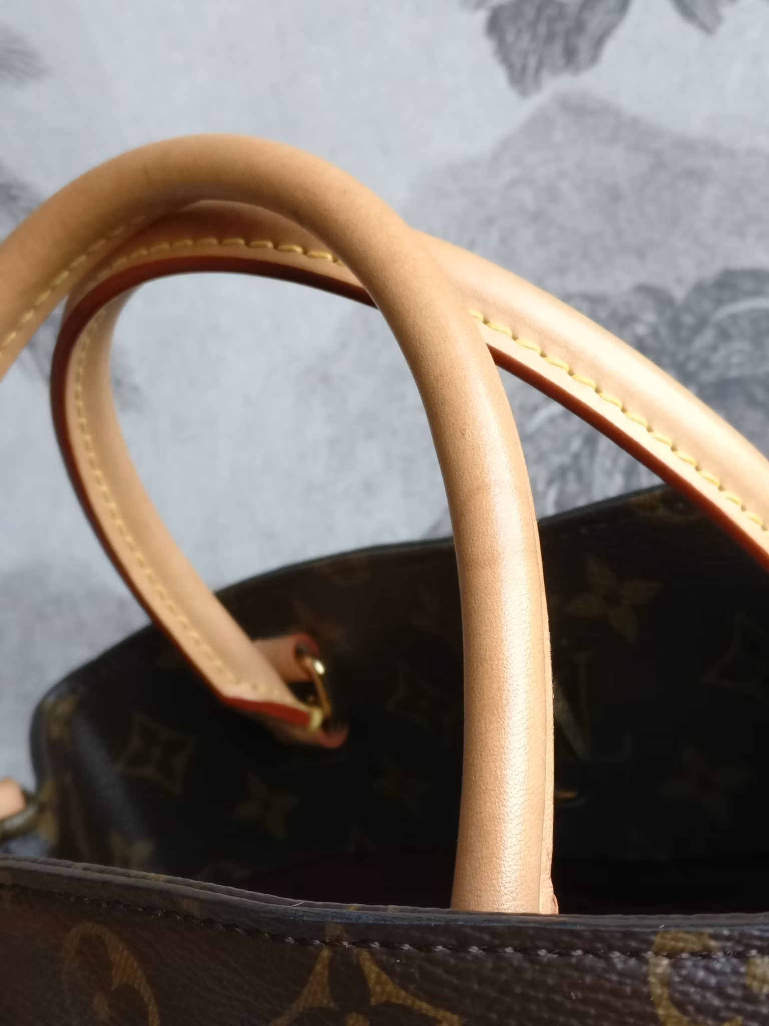 Louis Vuitton Montaigne MM