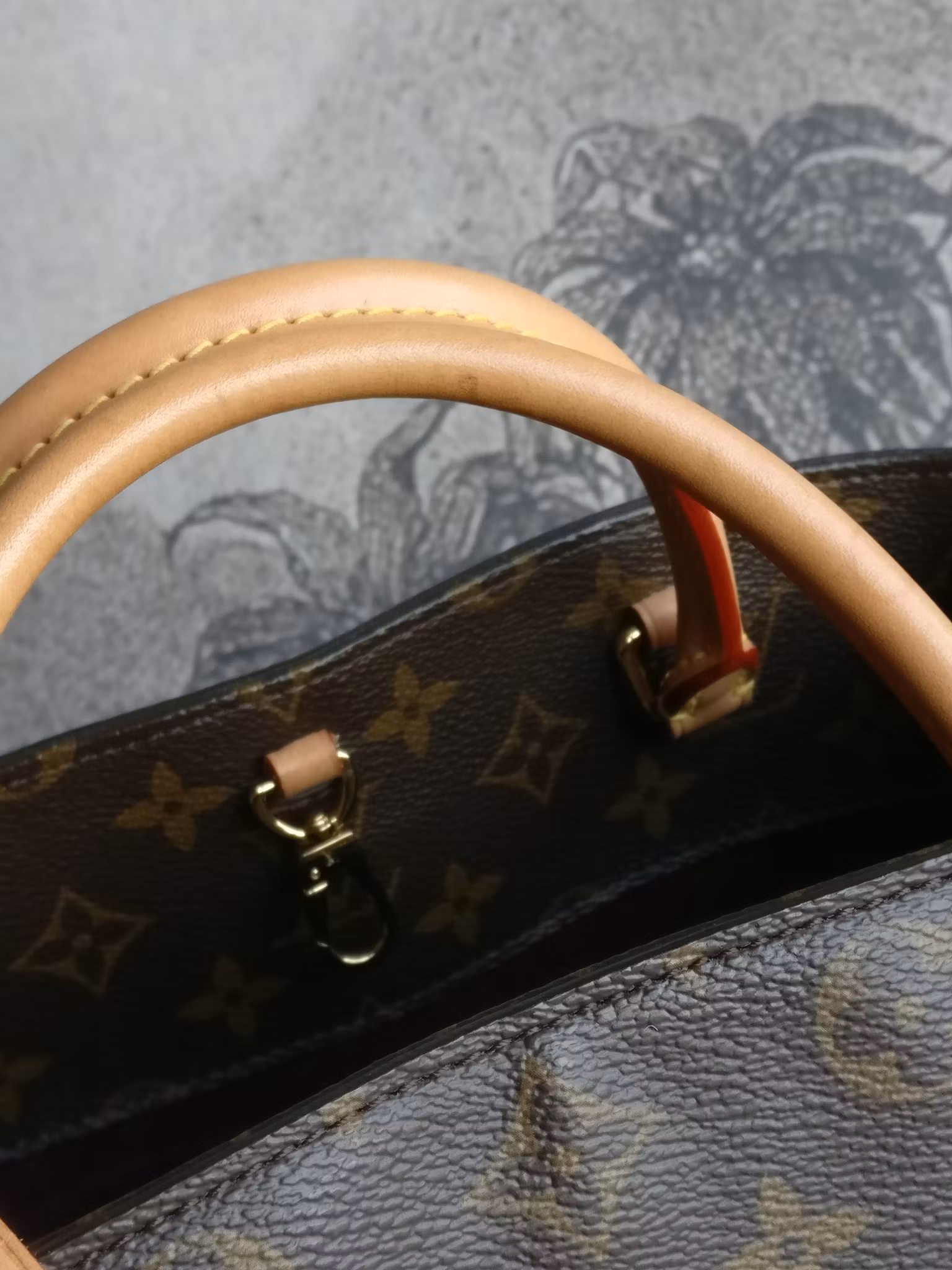Louis Vuitton Montaigne MM