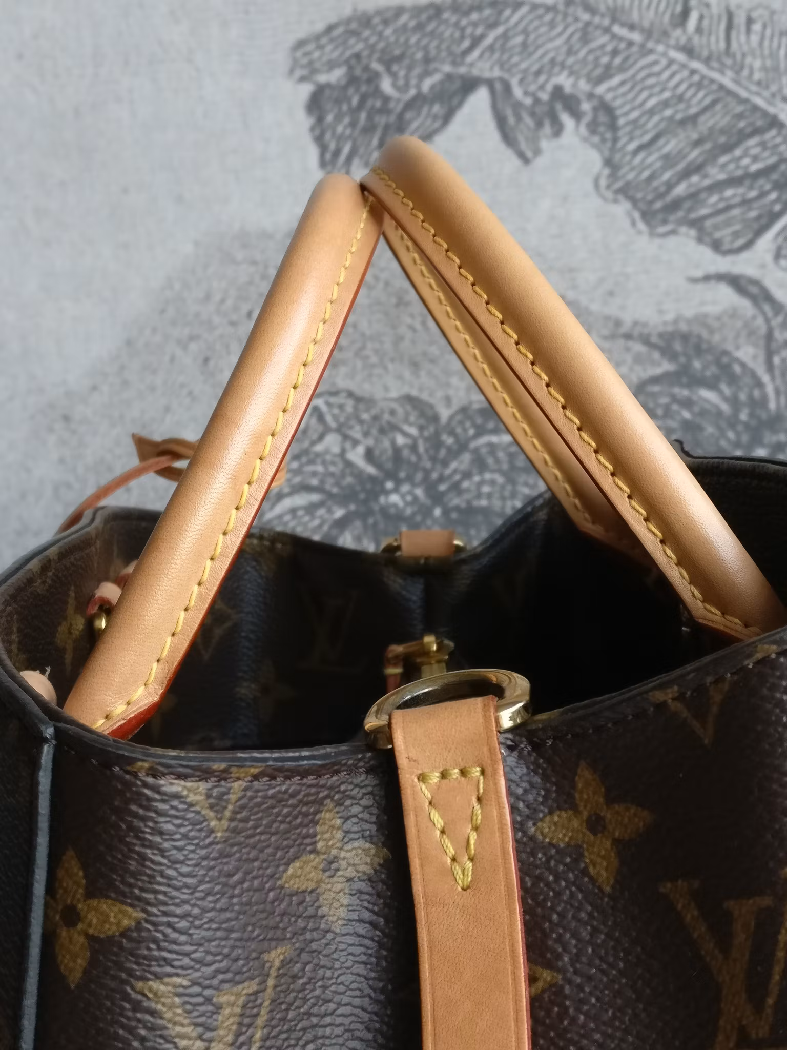 Louis Vuitton Montaigne MM