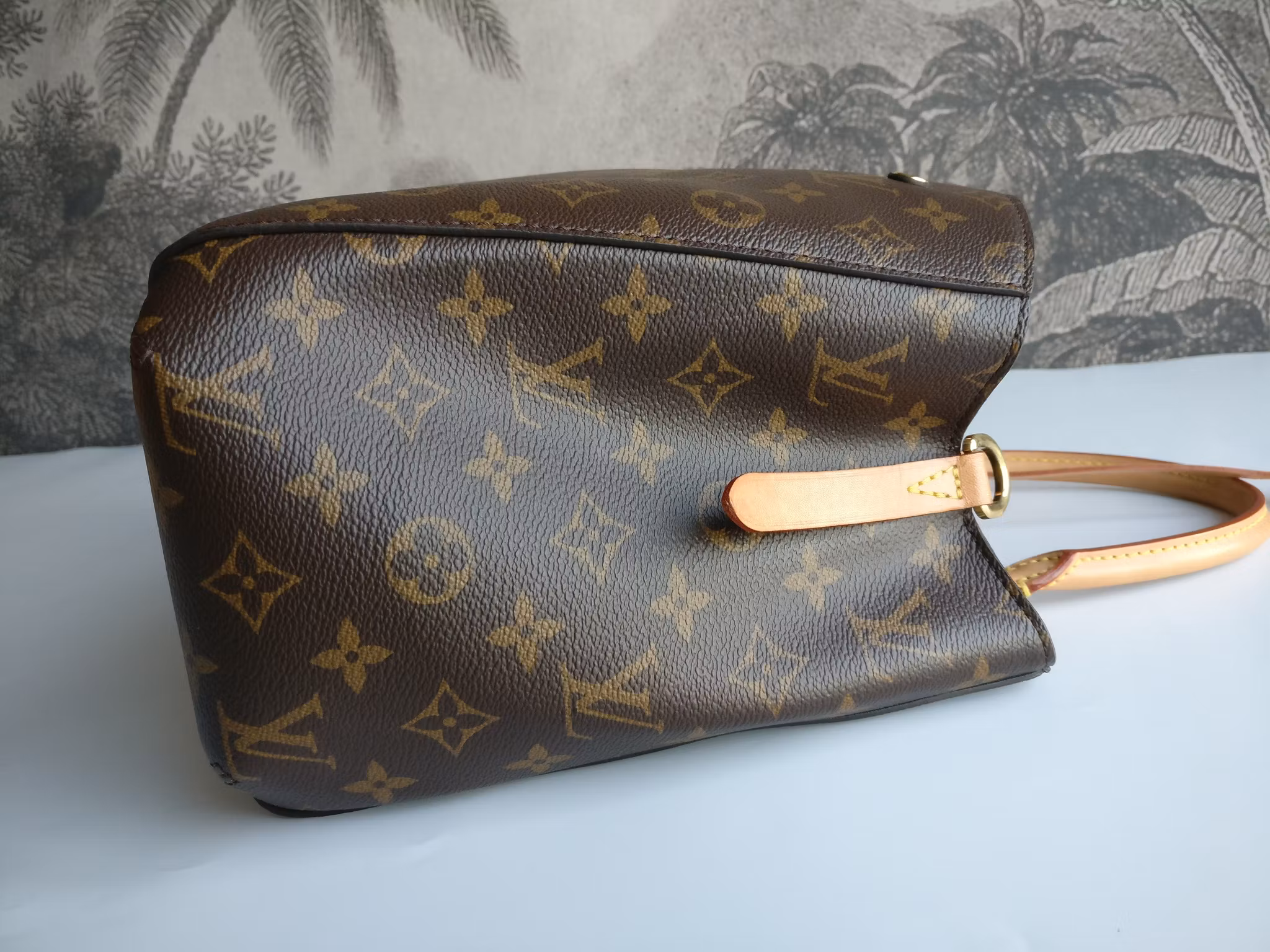 Louis Vuitton Montaigne MM