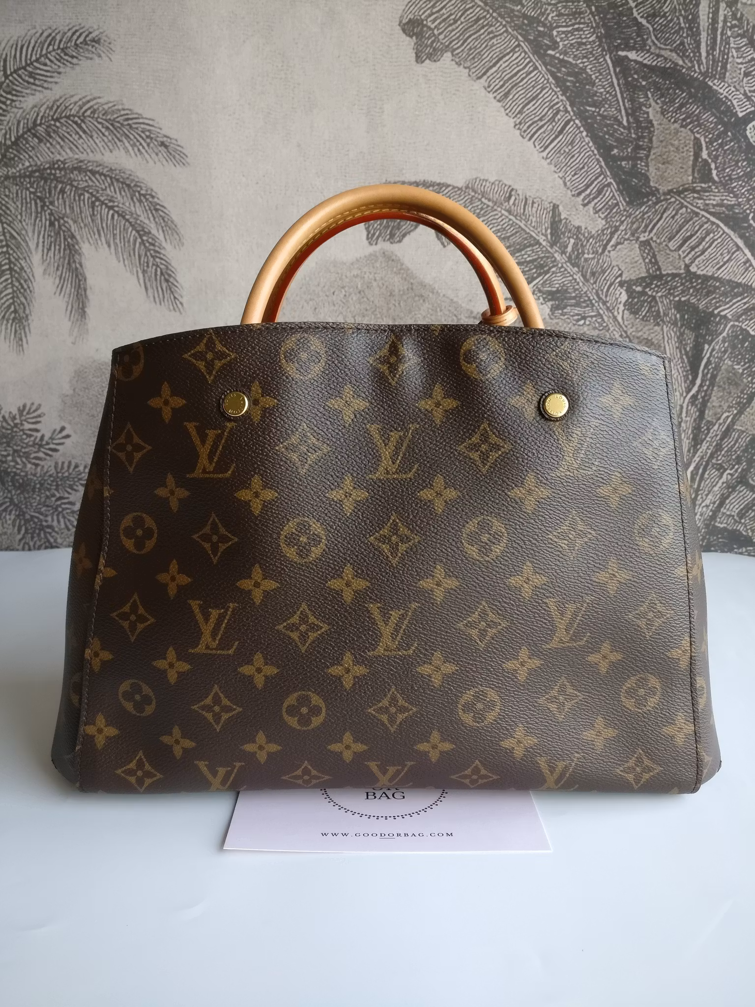 Louis Vuitton Montaigne MM
