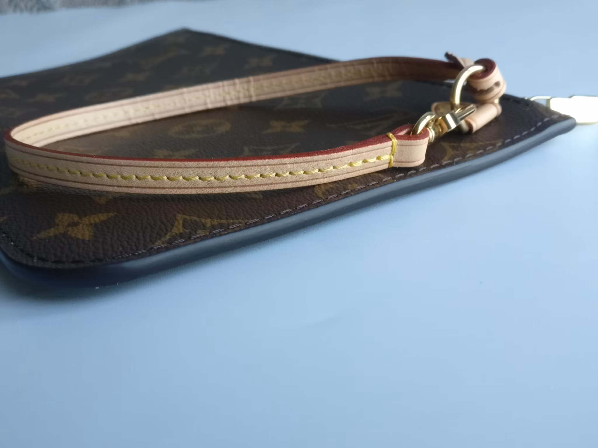 Louis Vuitton Neverfull MM pochette