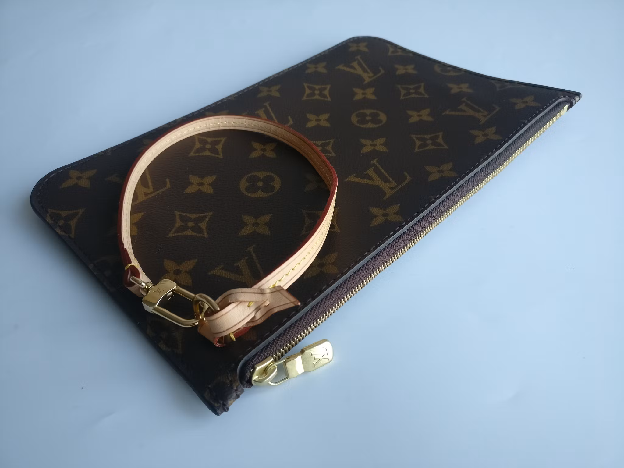 Louis Vuitton Neverfull MM pochette