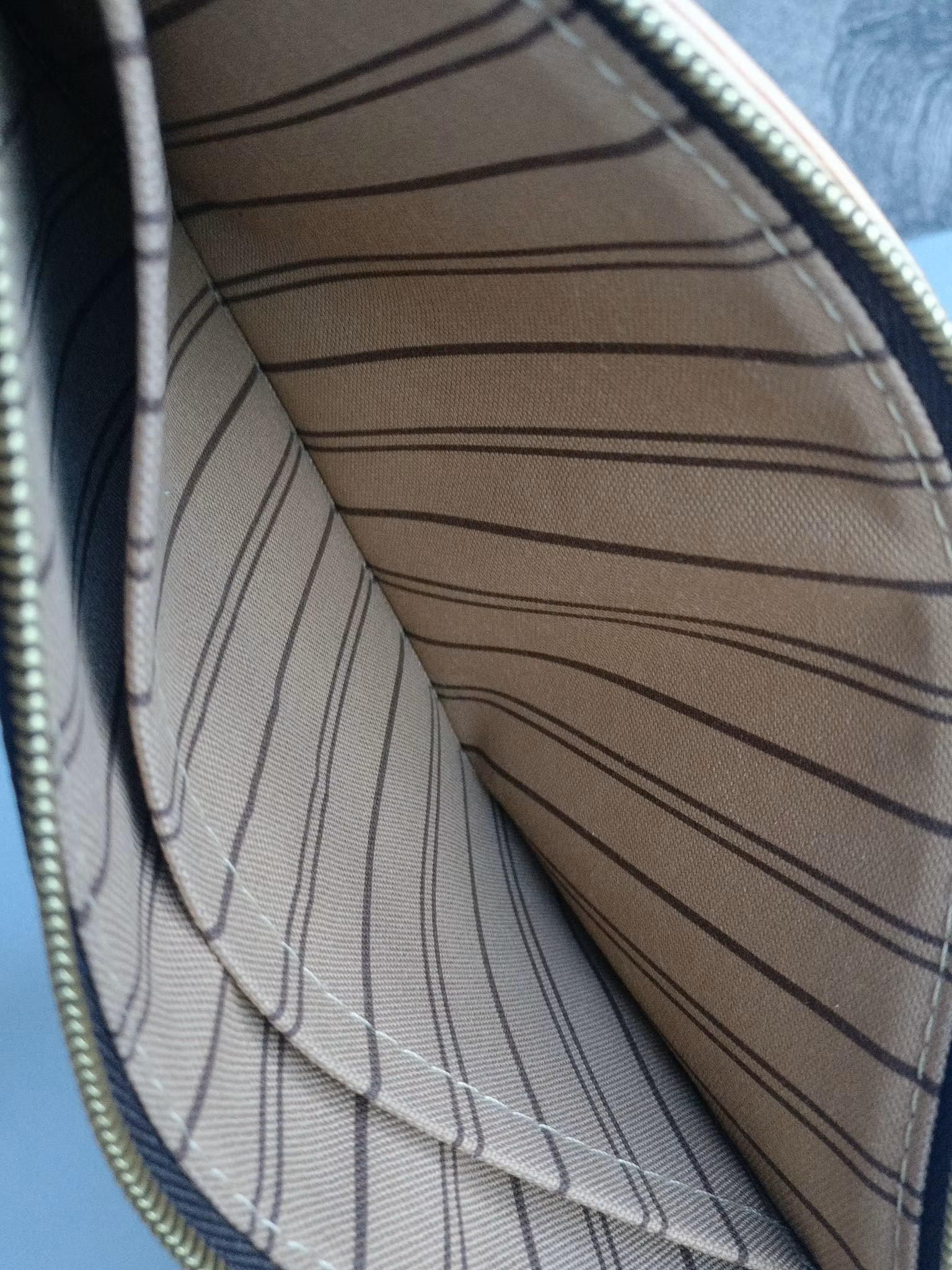 Louis Vuitton Neverfull MM pochette
