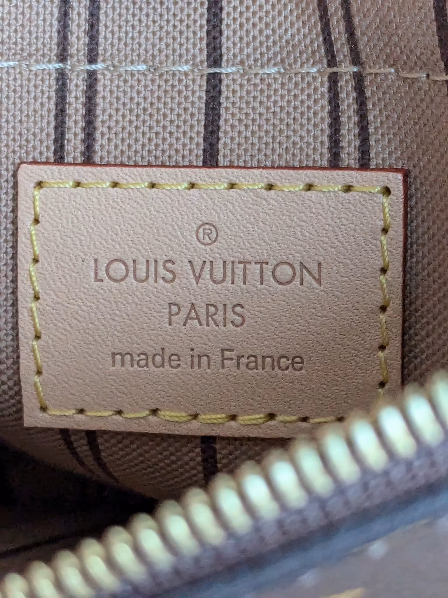 Louis Vuitton Neverfull MM pochette