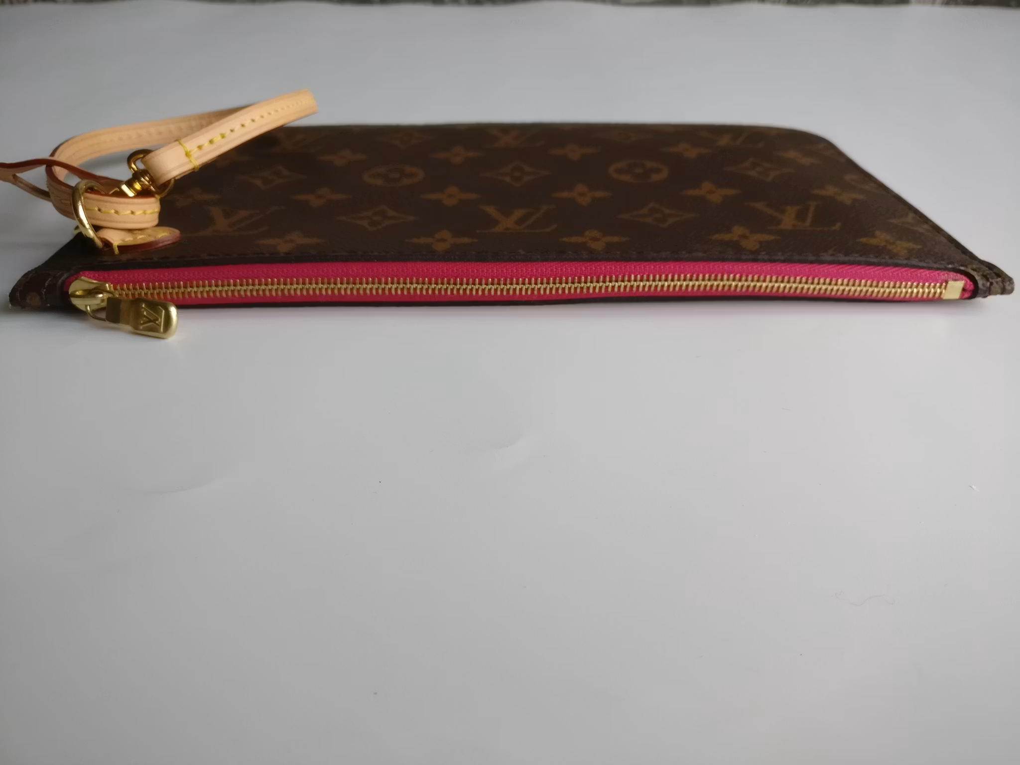 Louis Vuitton Neverfull MM pochette