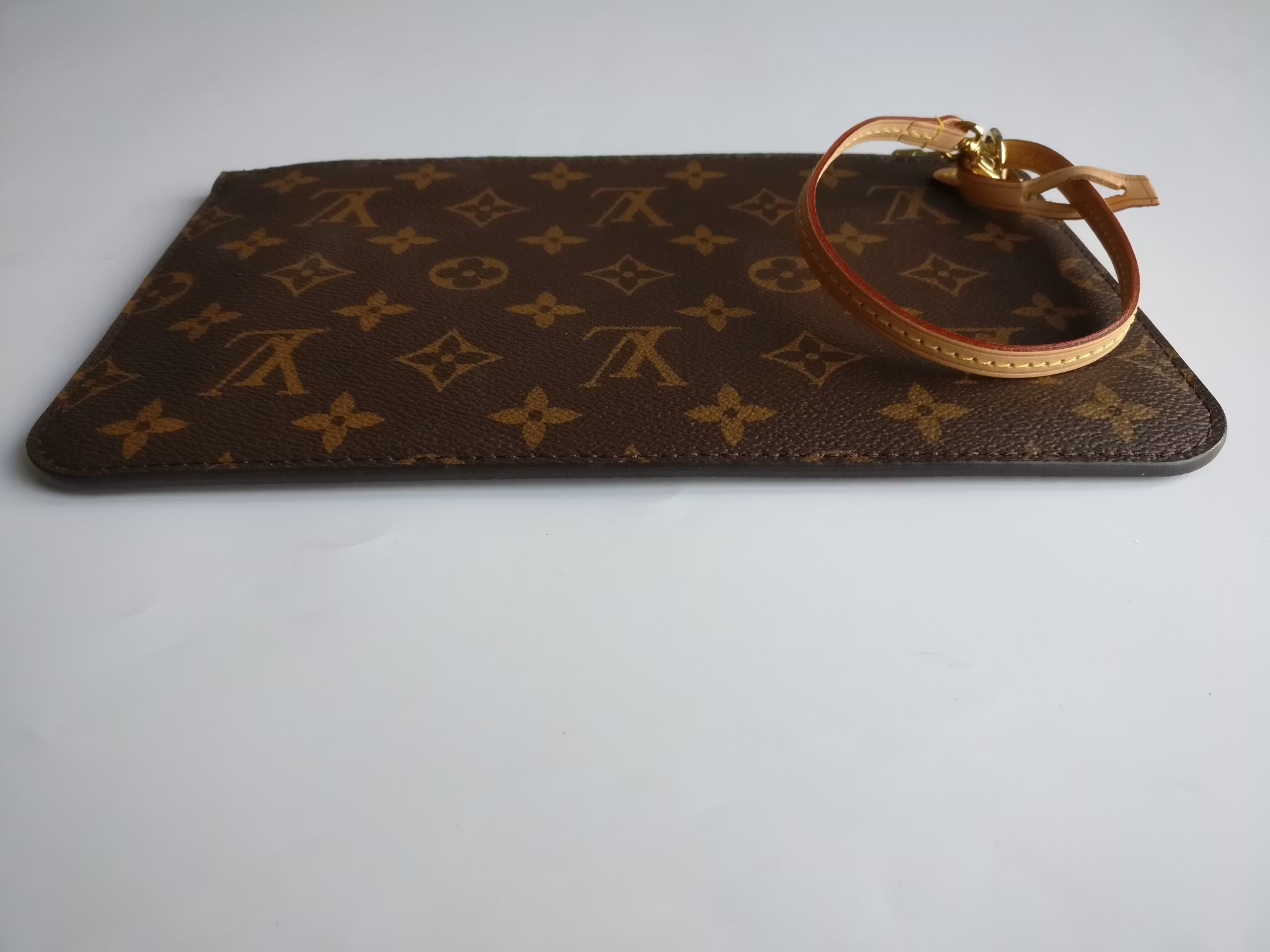 Louis Vuitton Neverfull MM pochette