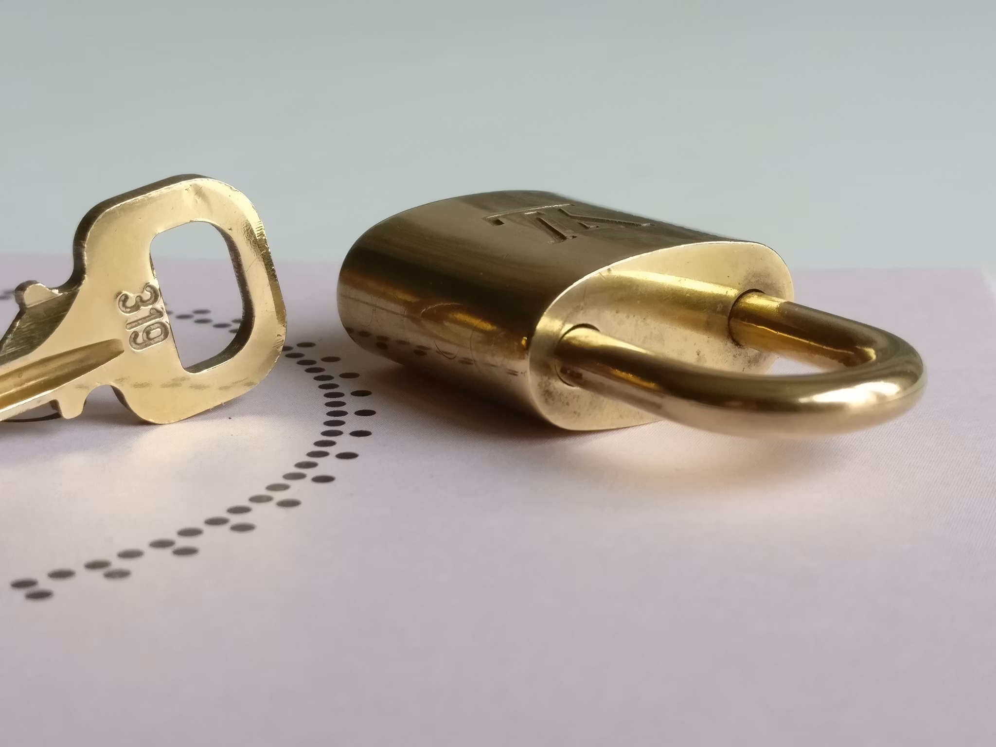 Louis Vuitton padlock with key 319