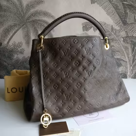 Louis Vuitton Artsy MM empreinte