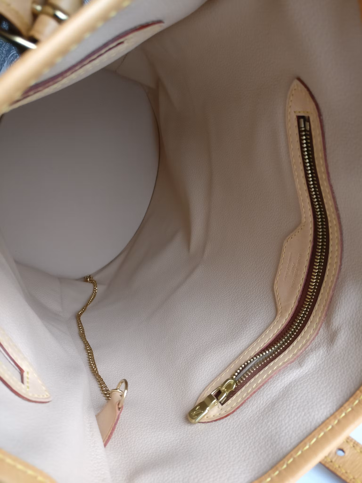 Louis Vuitton Bucket GM