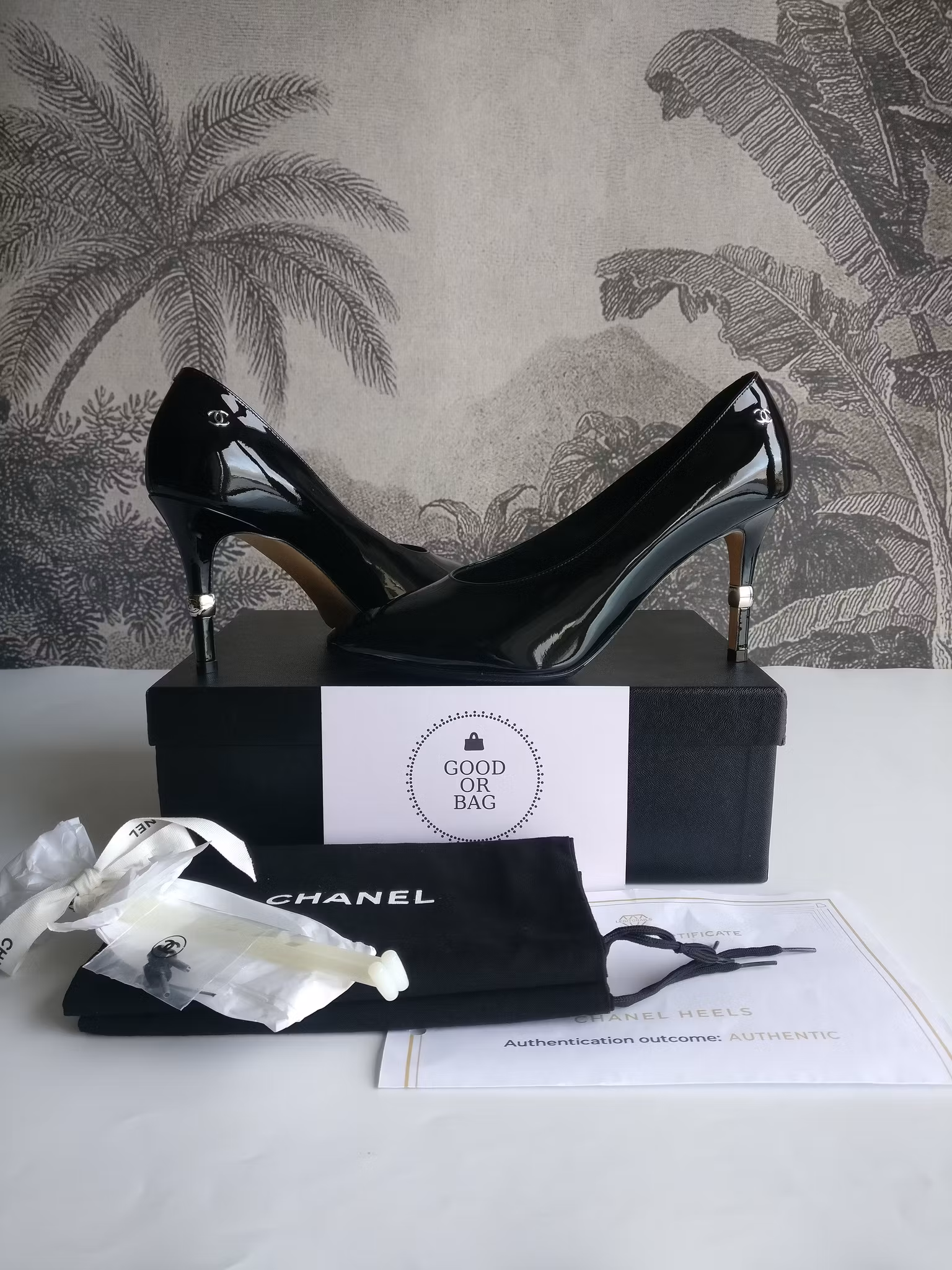 Chanel patent calfskin heels 39 1/2 C