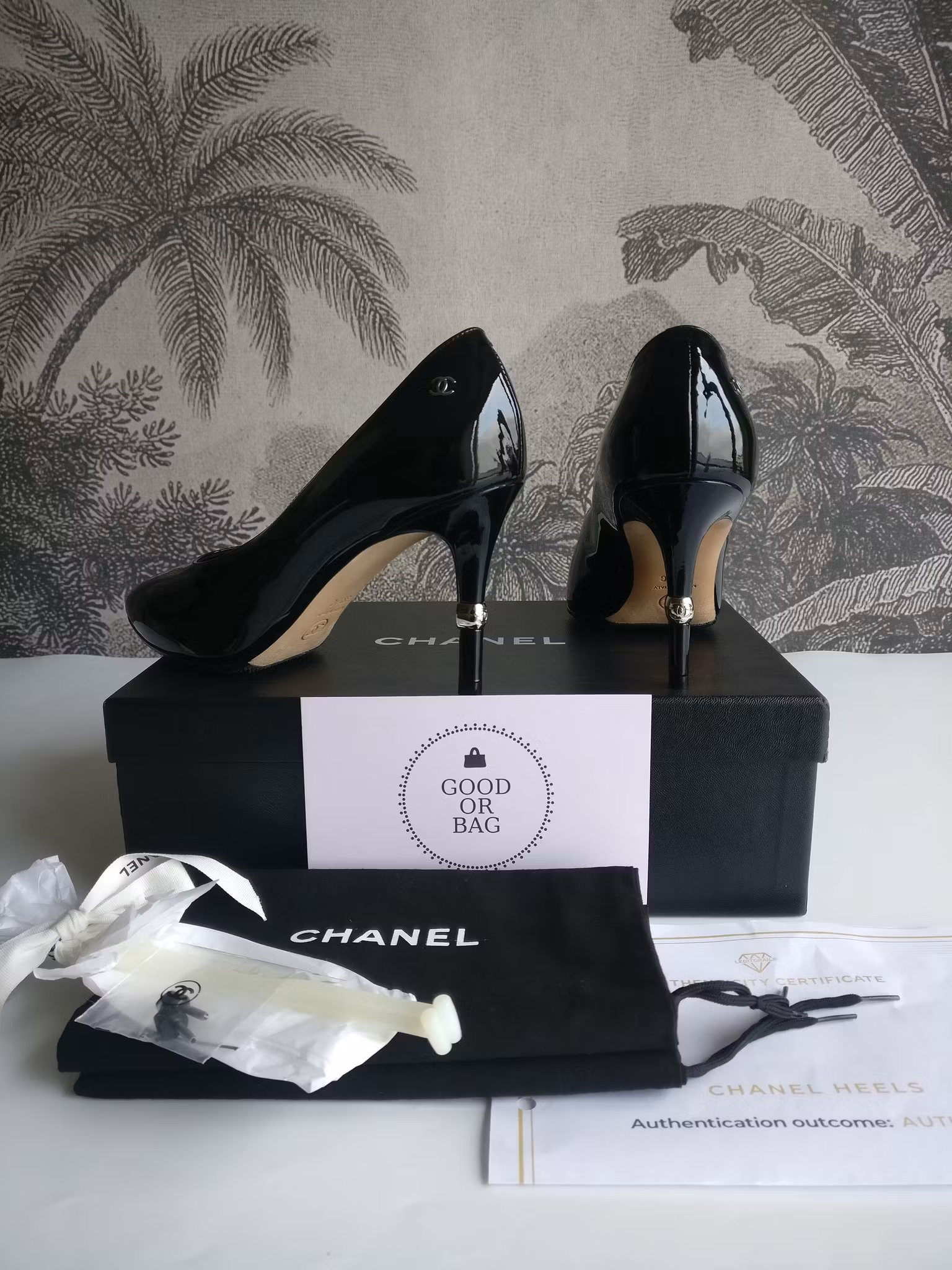 Chanel patent calfskin heels 39 1/2 C