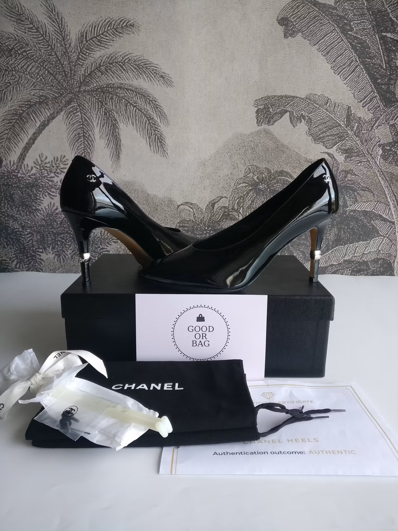 Chanel patent calfskin heels 39 1/2 C